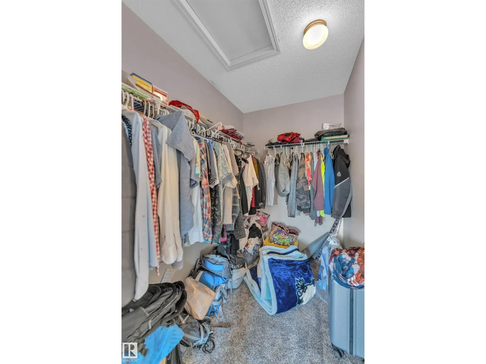 6152 13 AV SW