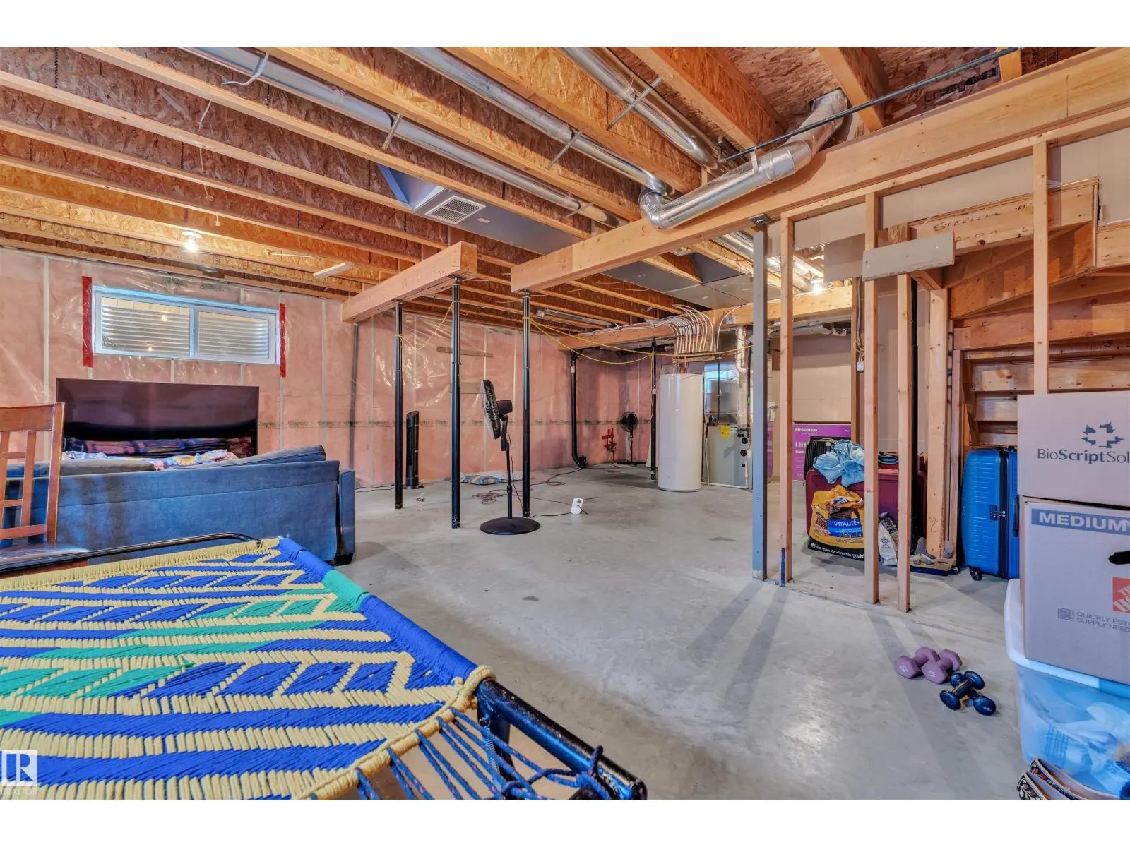 6152 13 AV SW