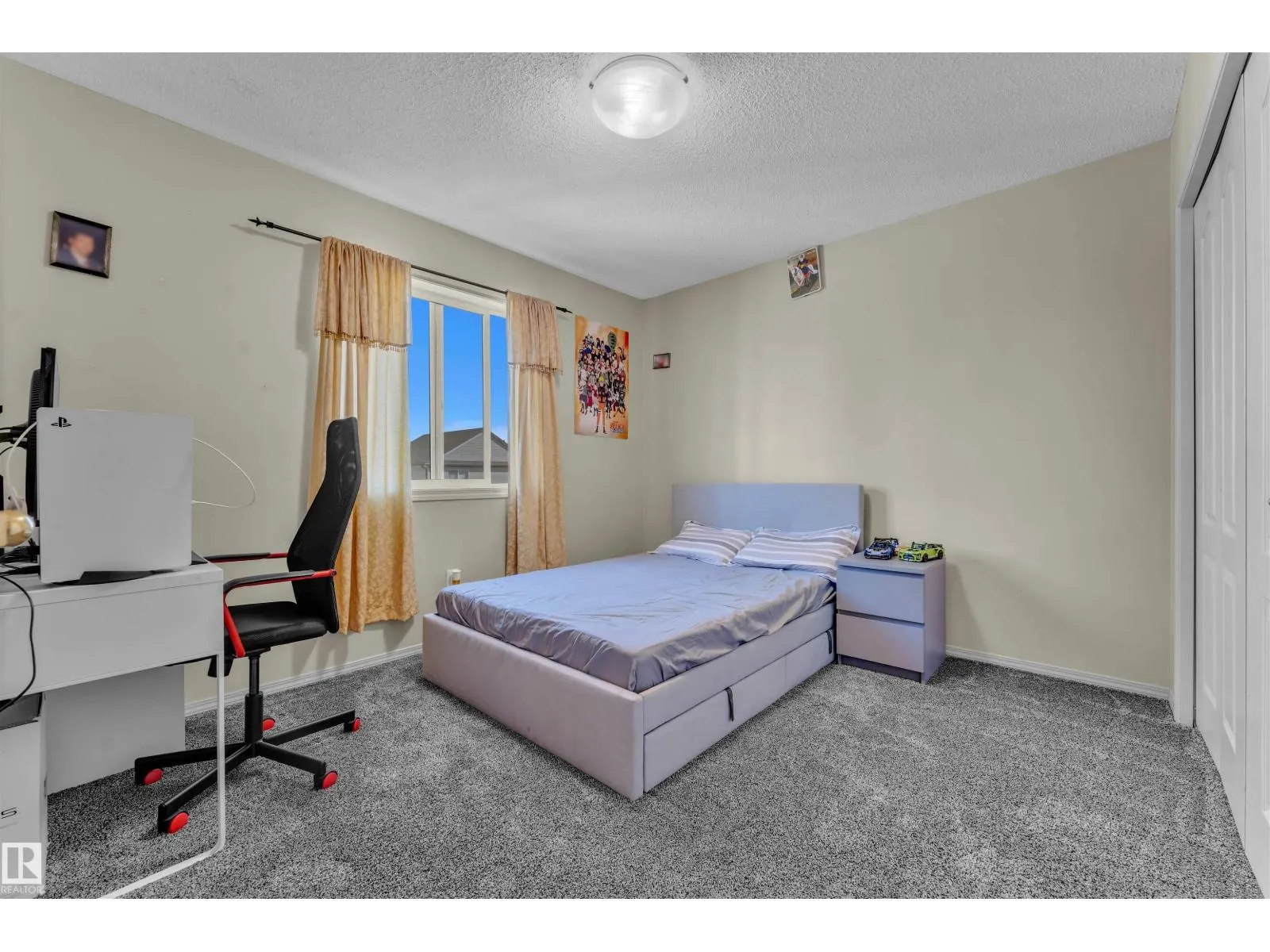 6152 13 AV SW