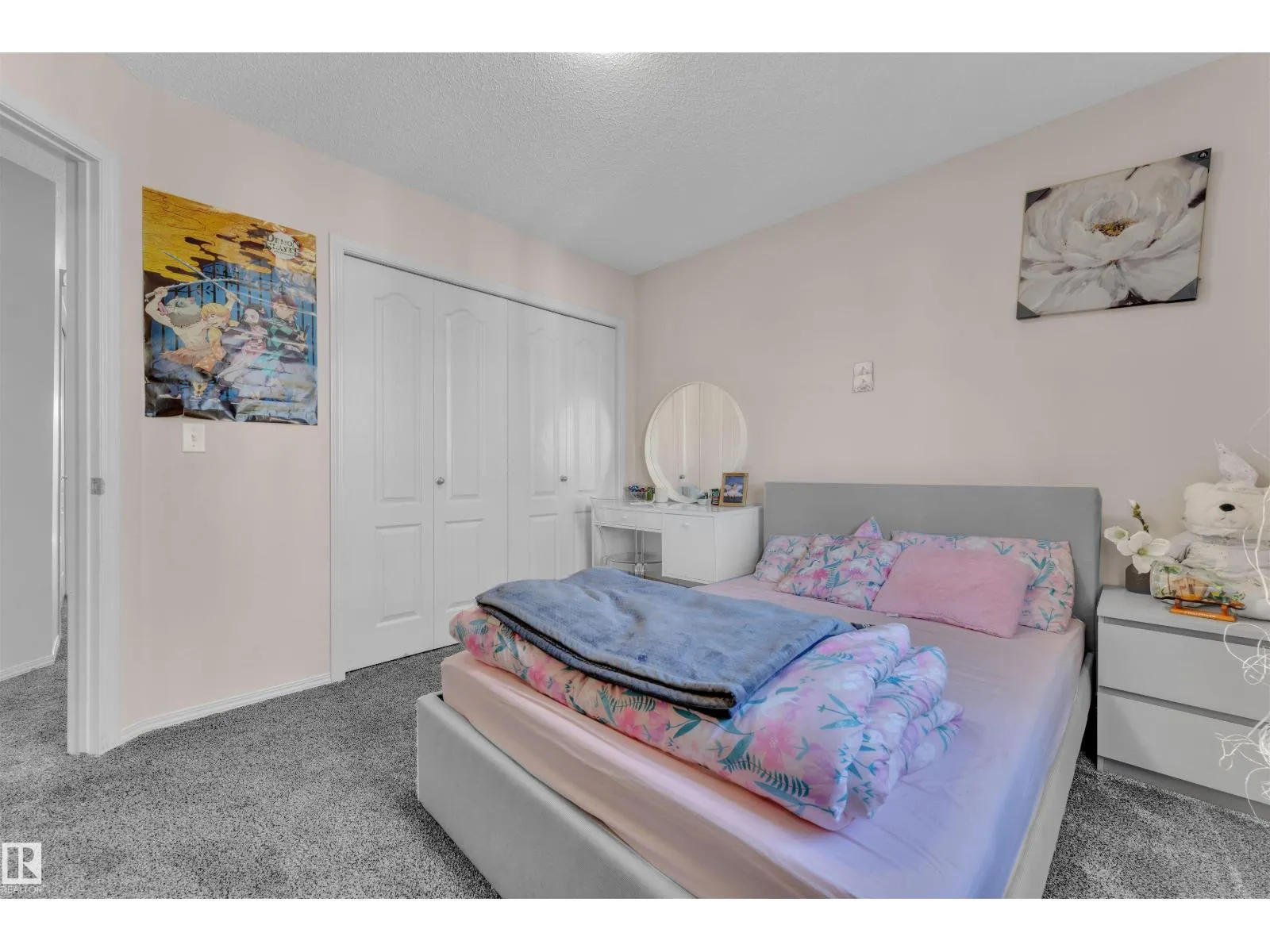 6152 13 AV SW