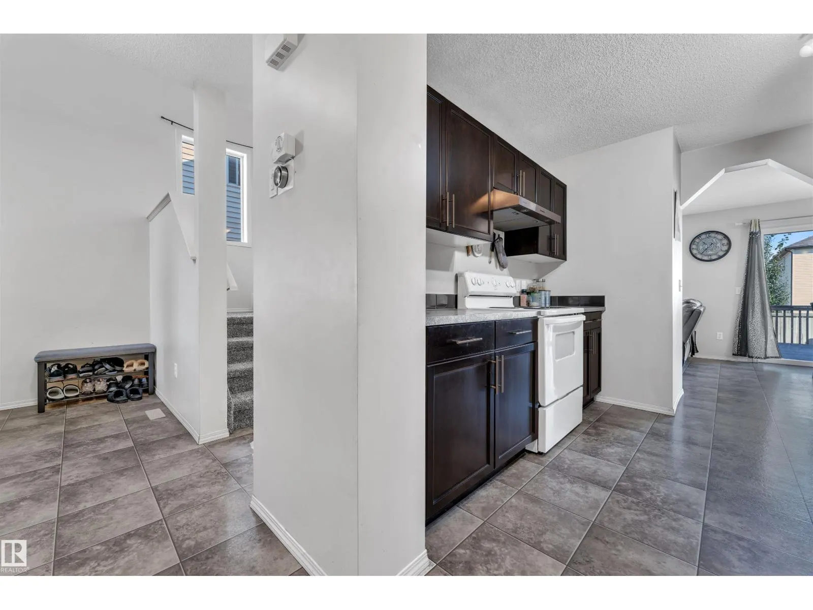 6152 13 AV SW