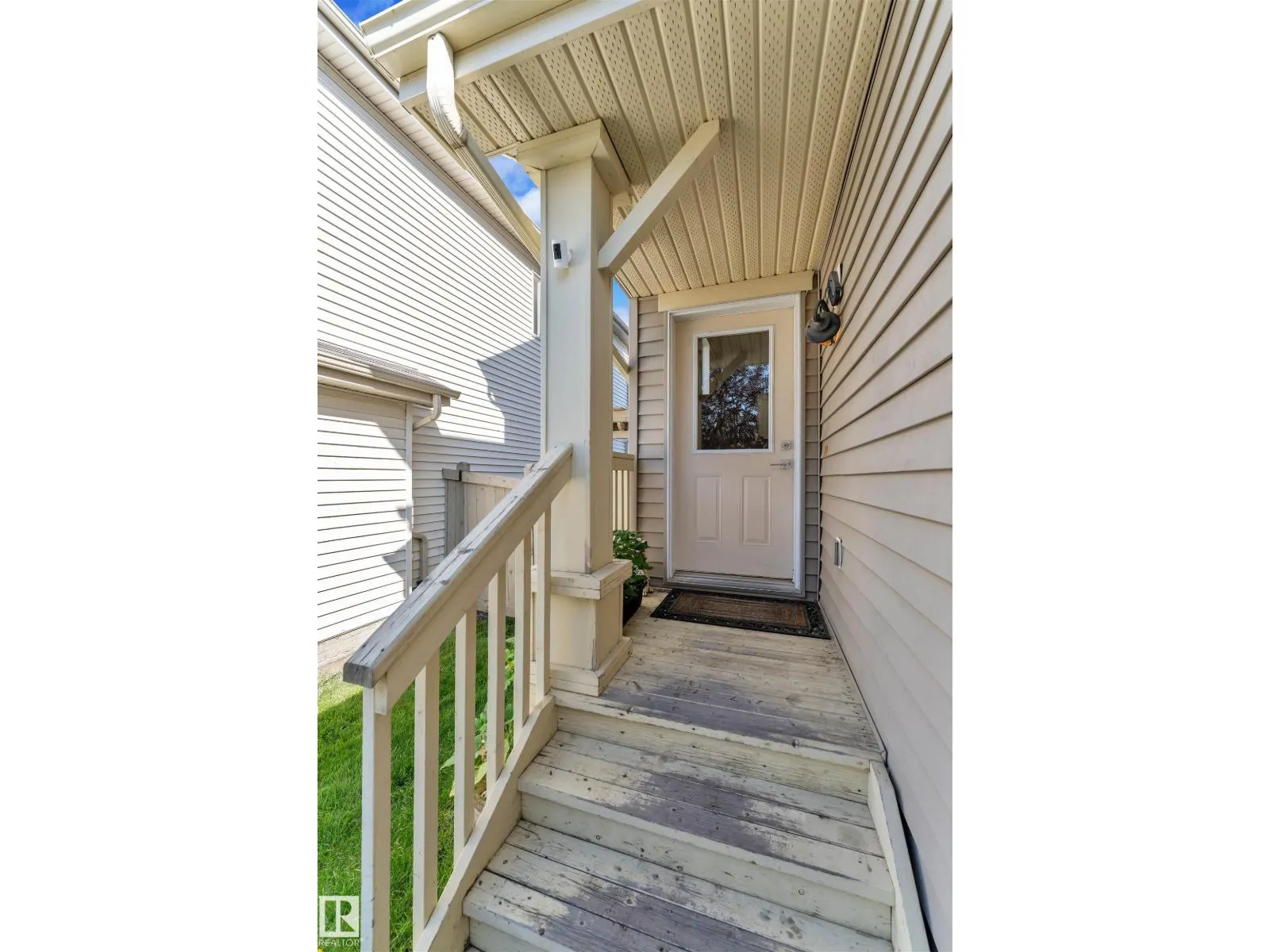 6152 13 AV SW