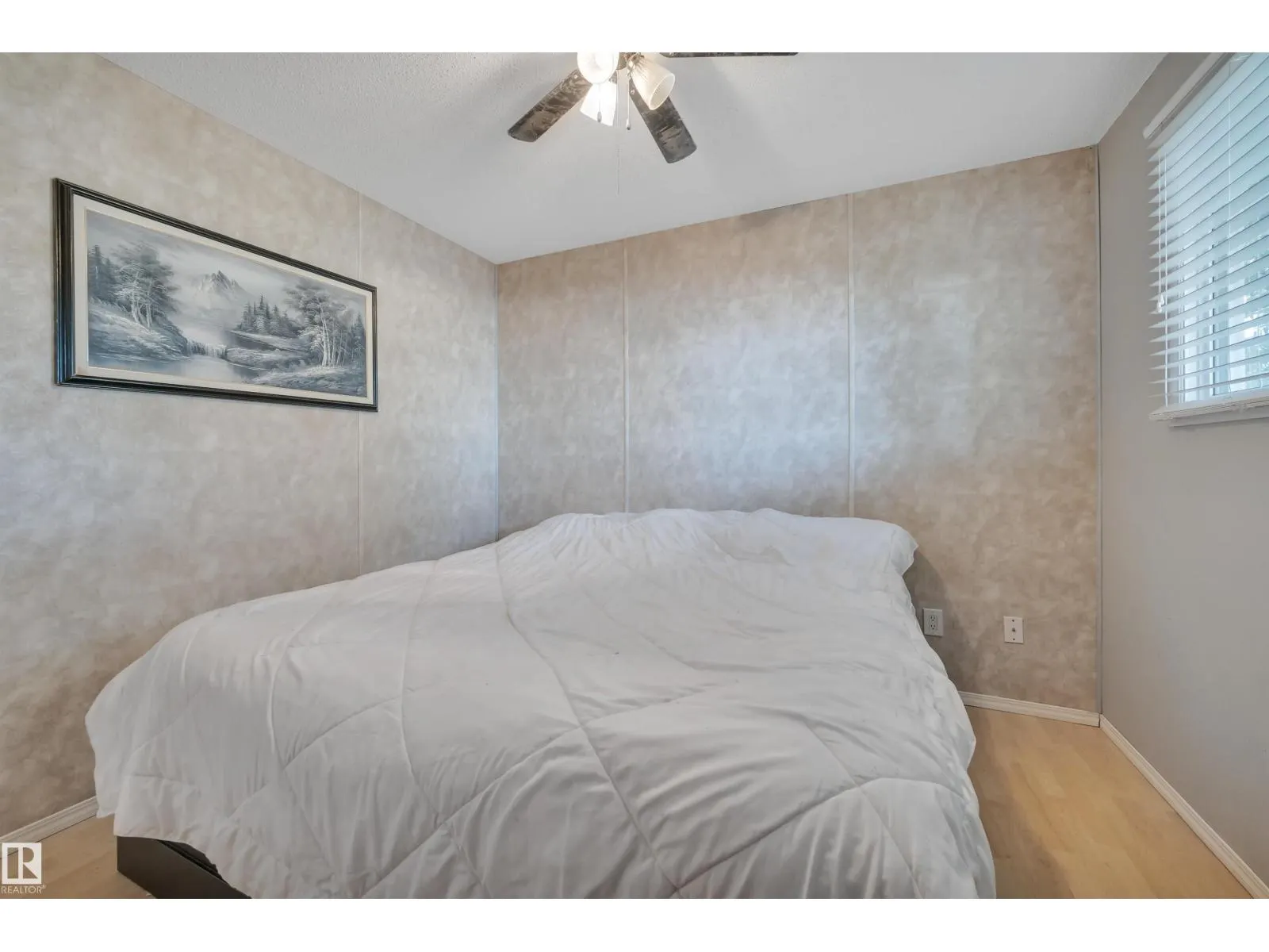 2 CAMELOT PL