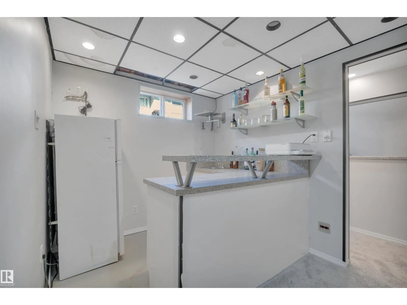 2 CAMELOT PL