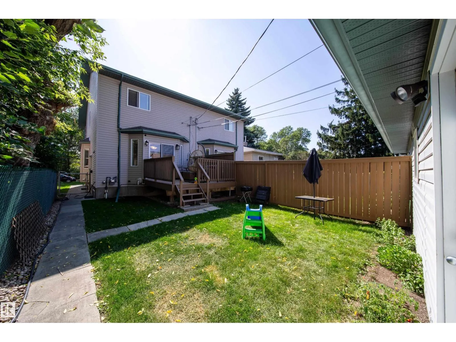 8118-8120 81 AV NW