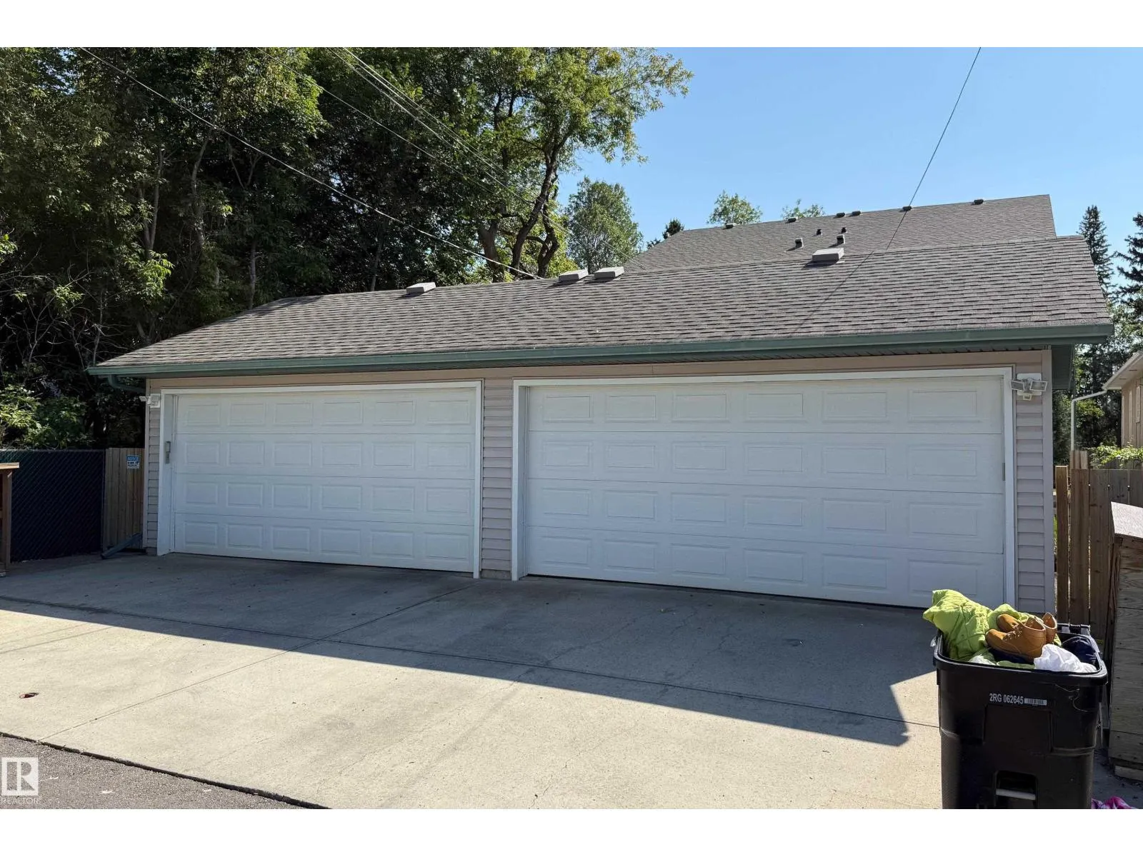 8118-8120 81 AV NW