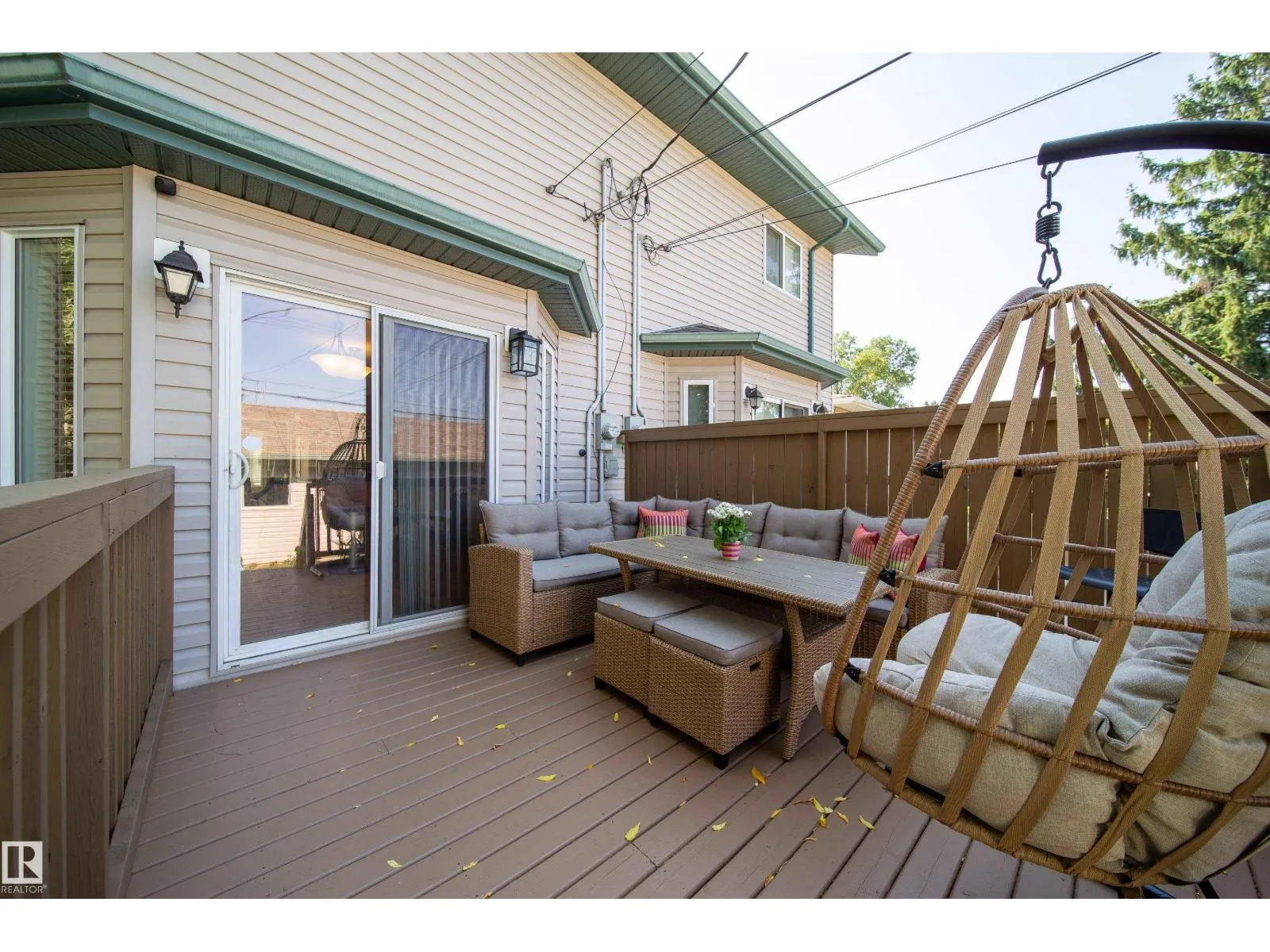8118-8120 81 AV NW