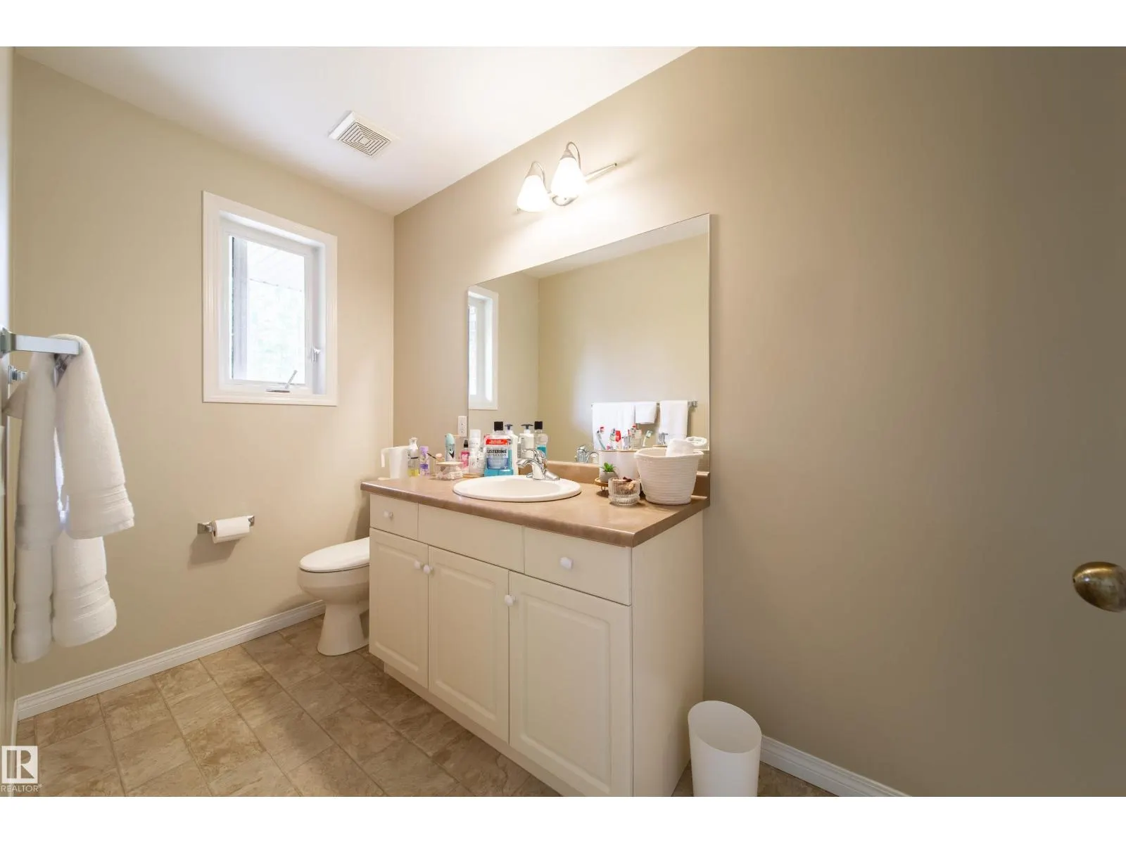 8118-8120 81 AV NW