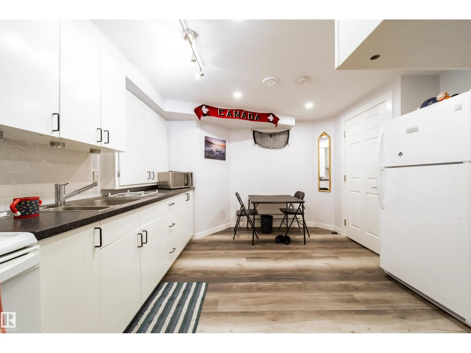 8118-8120 81 AV NW