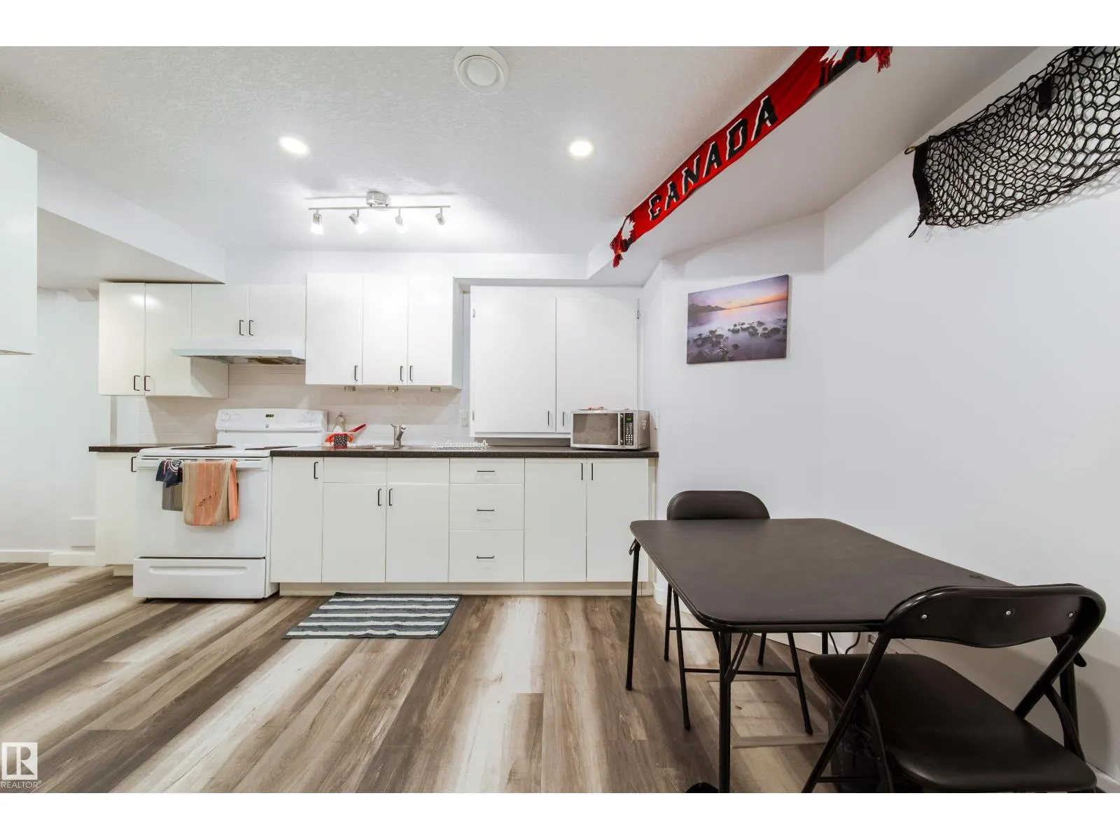 8118-8120 81 AV NW