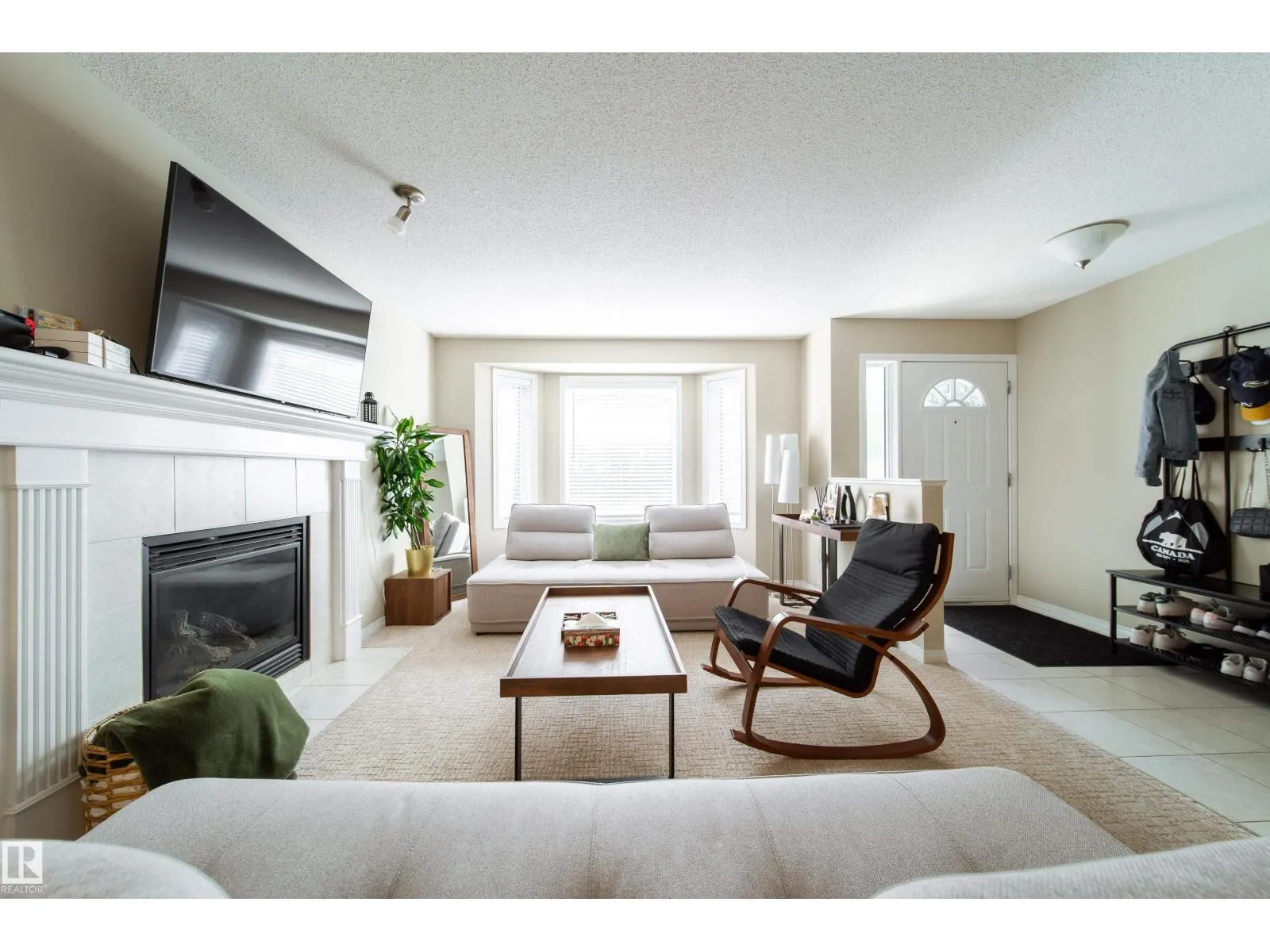 8118-8120 81 AV NW