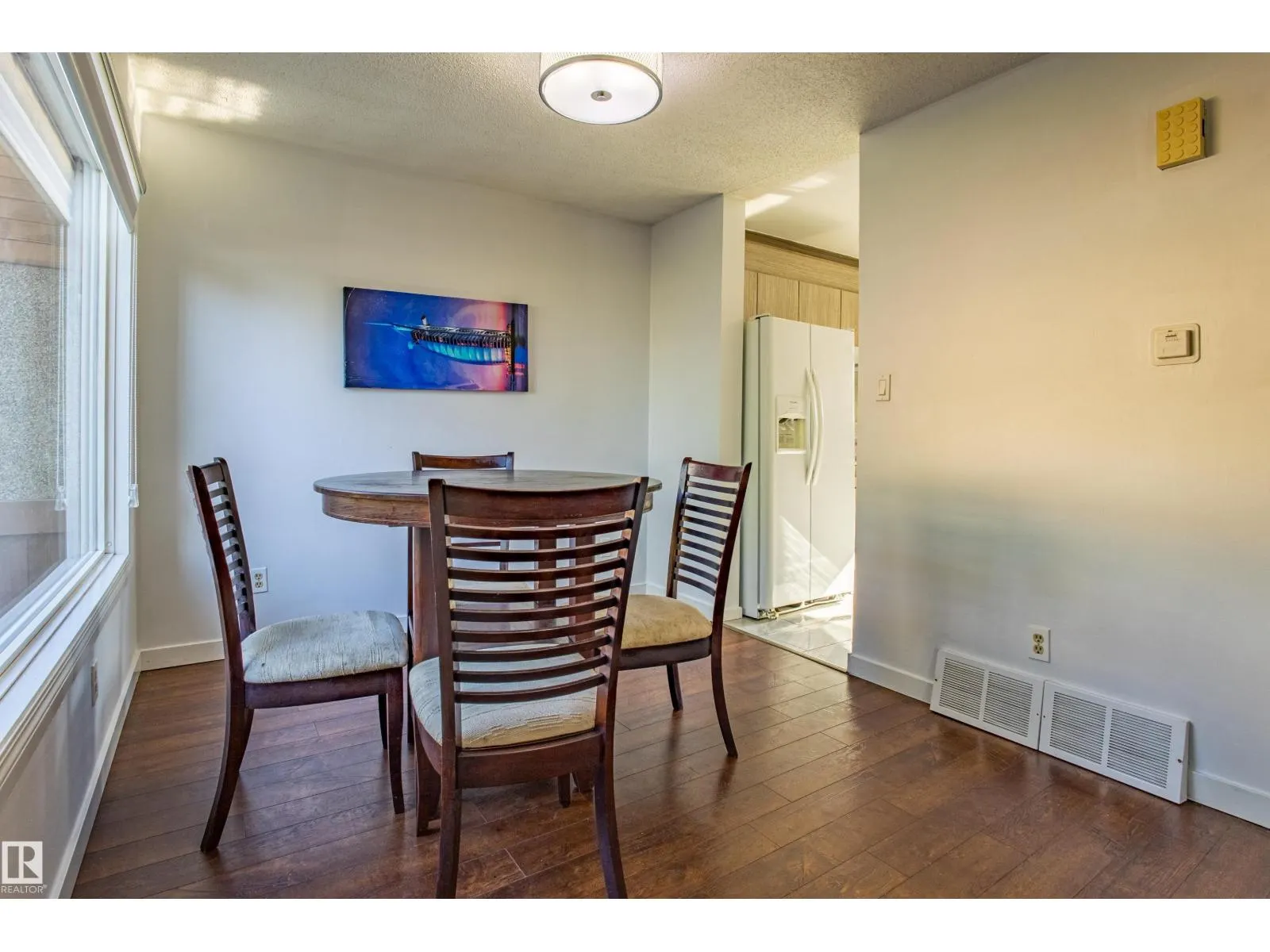 #37 3812 20 AV NW NW