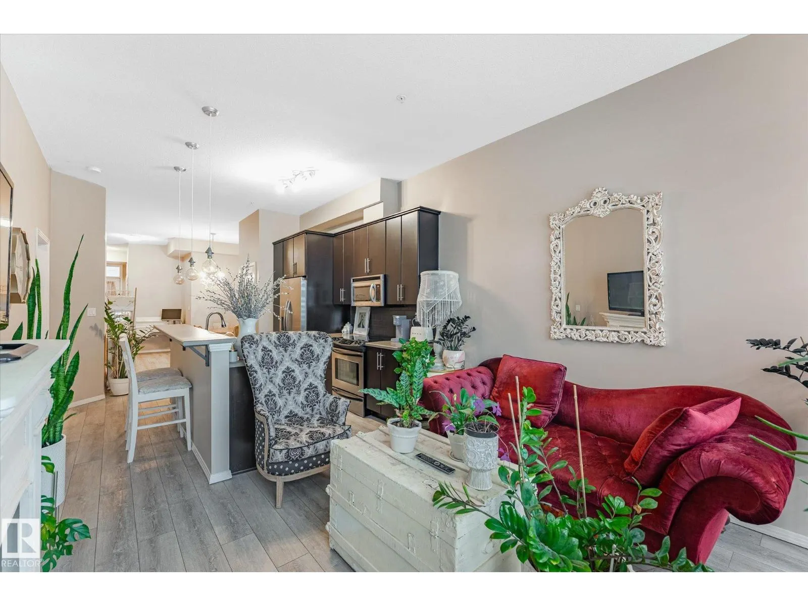 #103 10531 117 ST NW