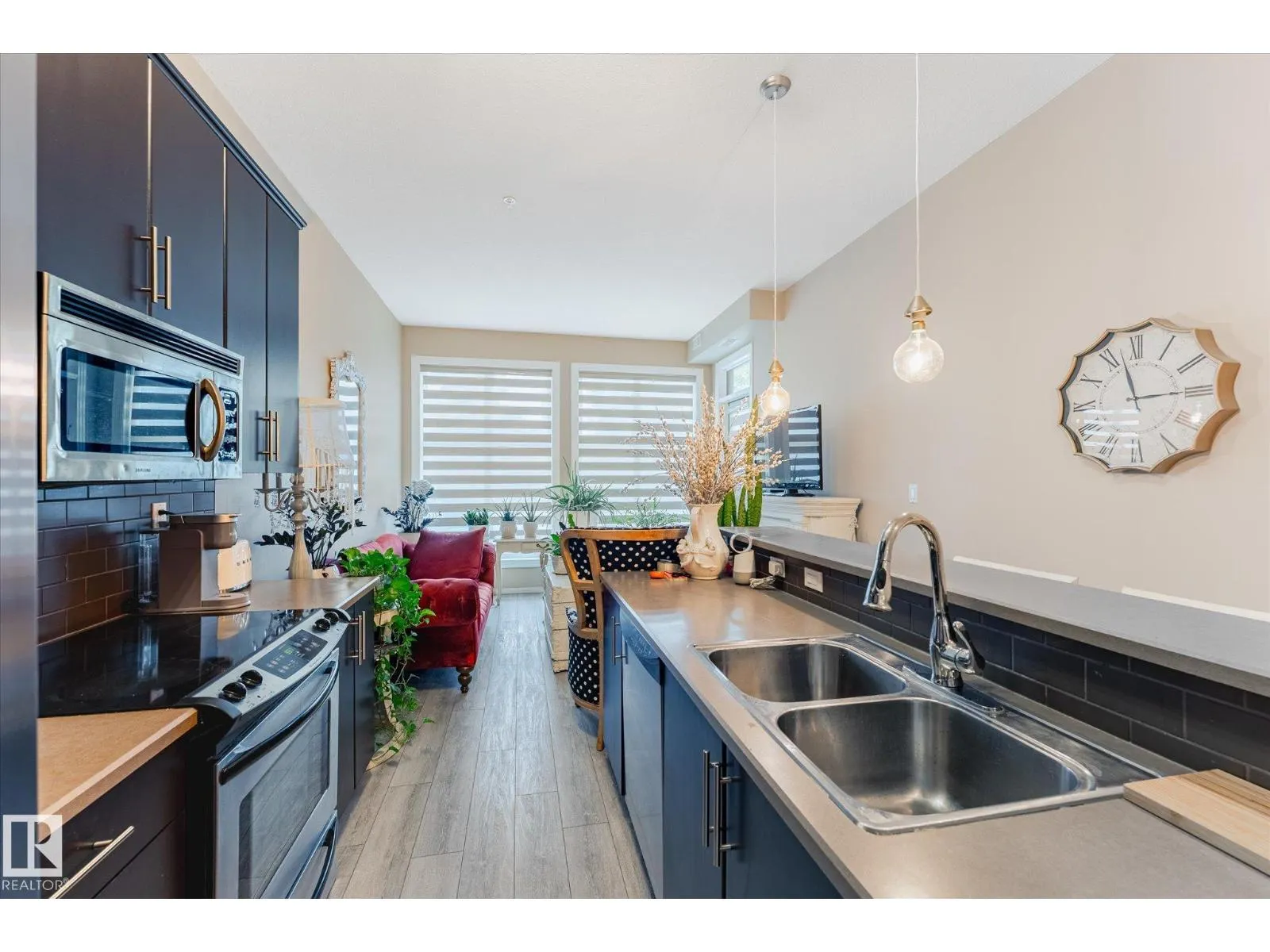 #103 10531 117 ST NW