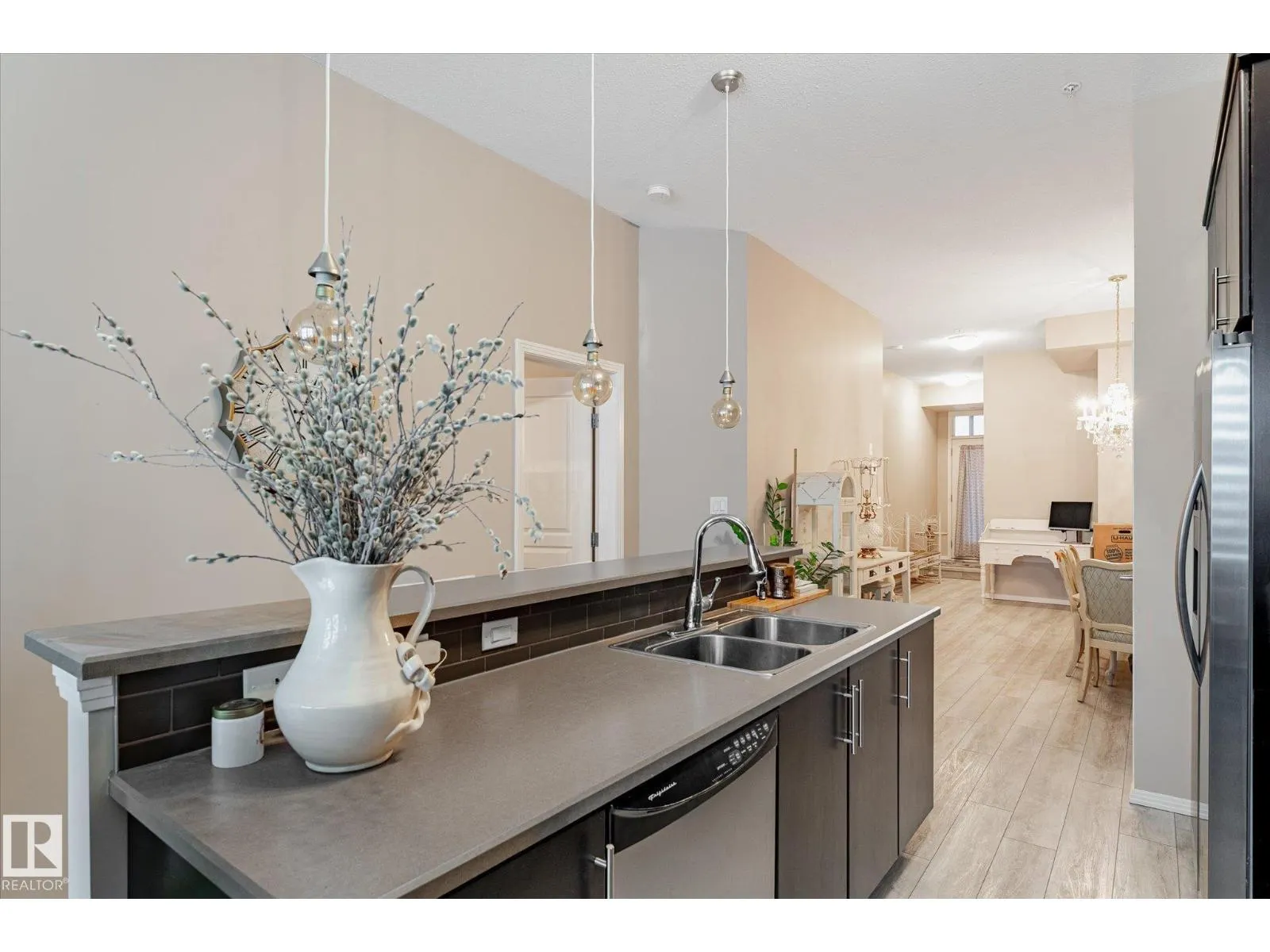 #103 10531 117 ST NW