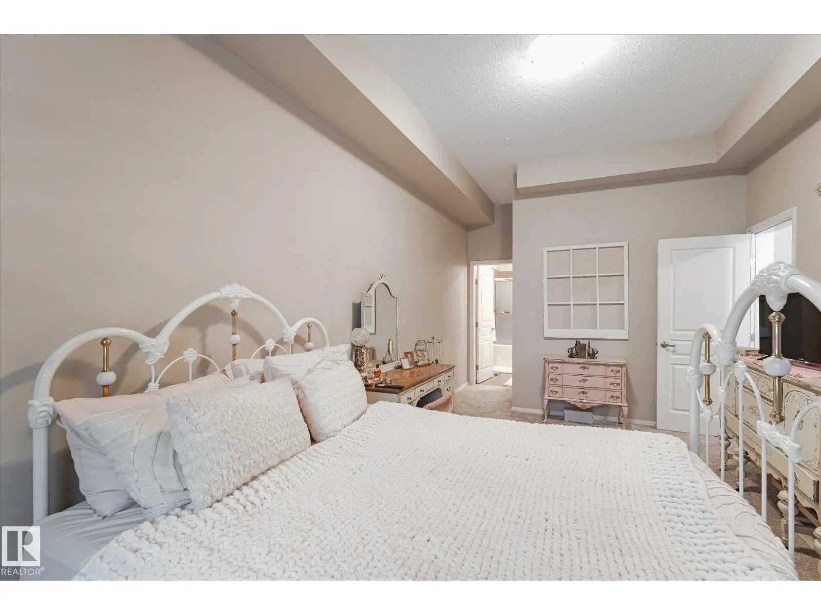 #103 10531 117 ST NW