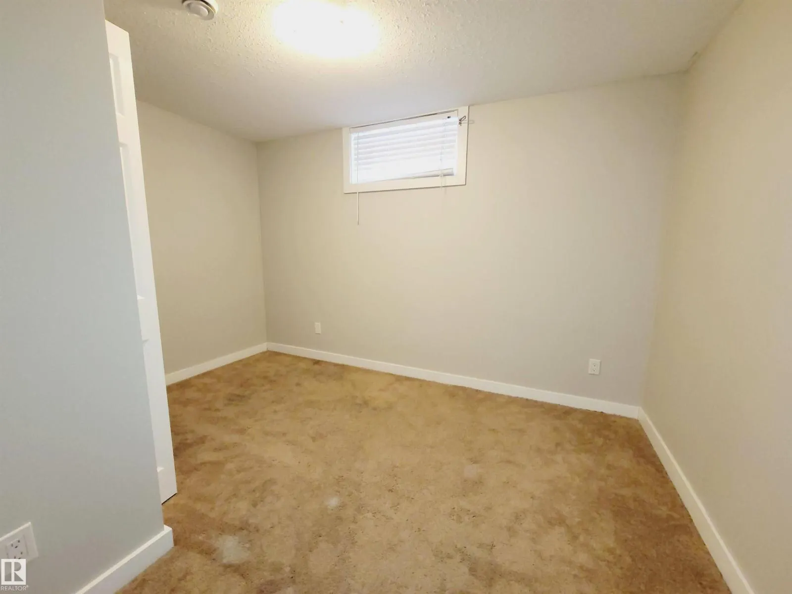 9412 134 AV NW
