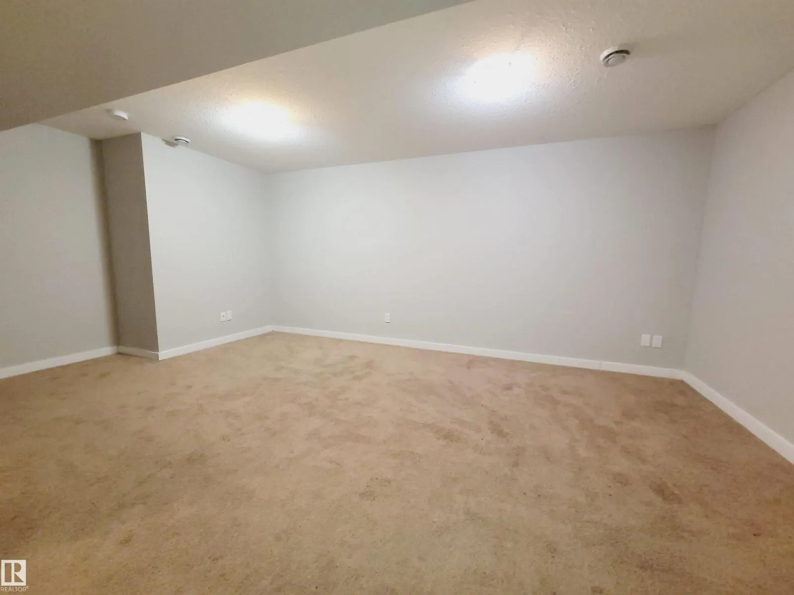 9412 134 AV NW