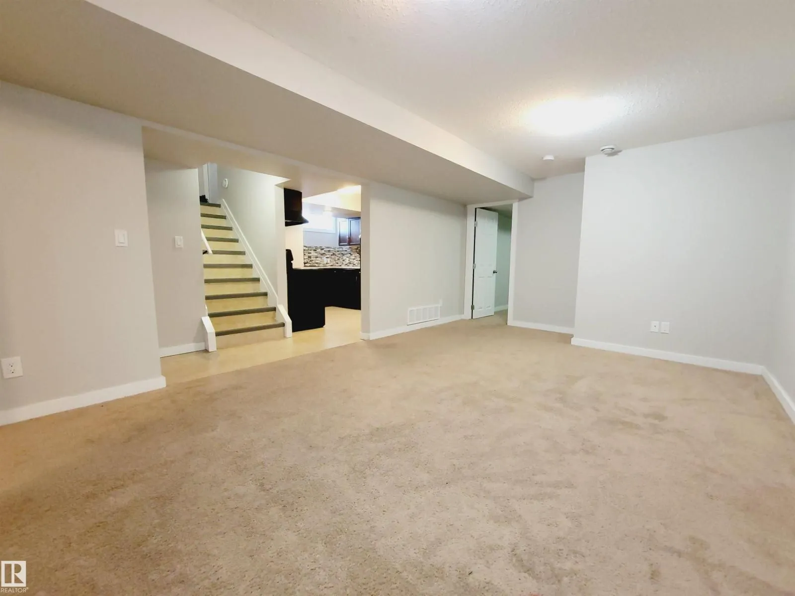 9412 134 AV NW