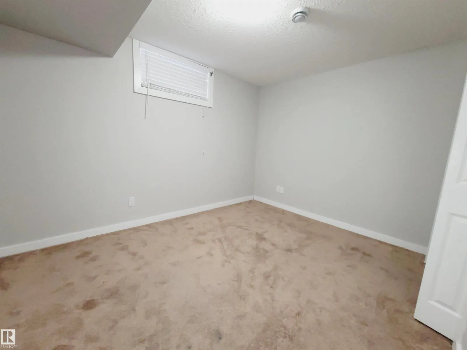 9412 134 AV NW