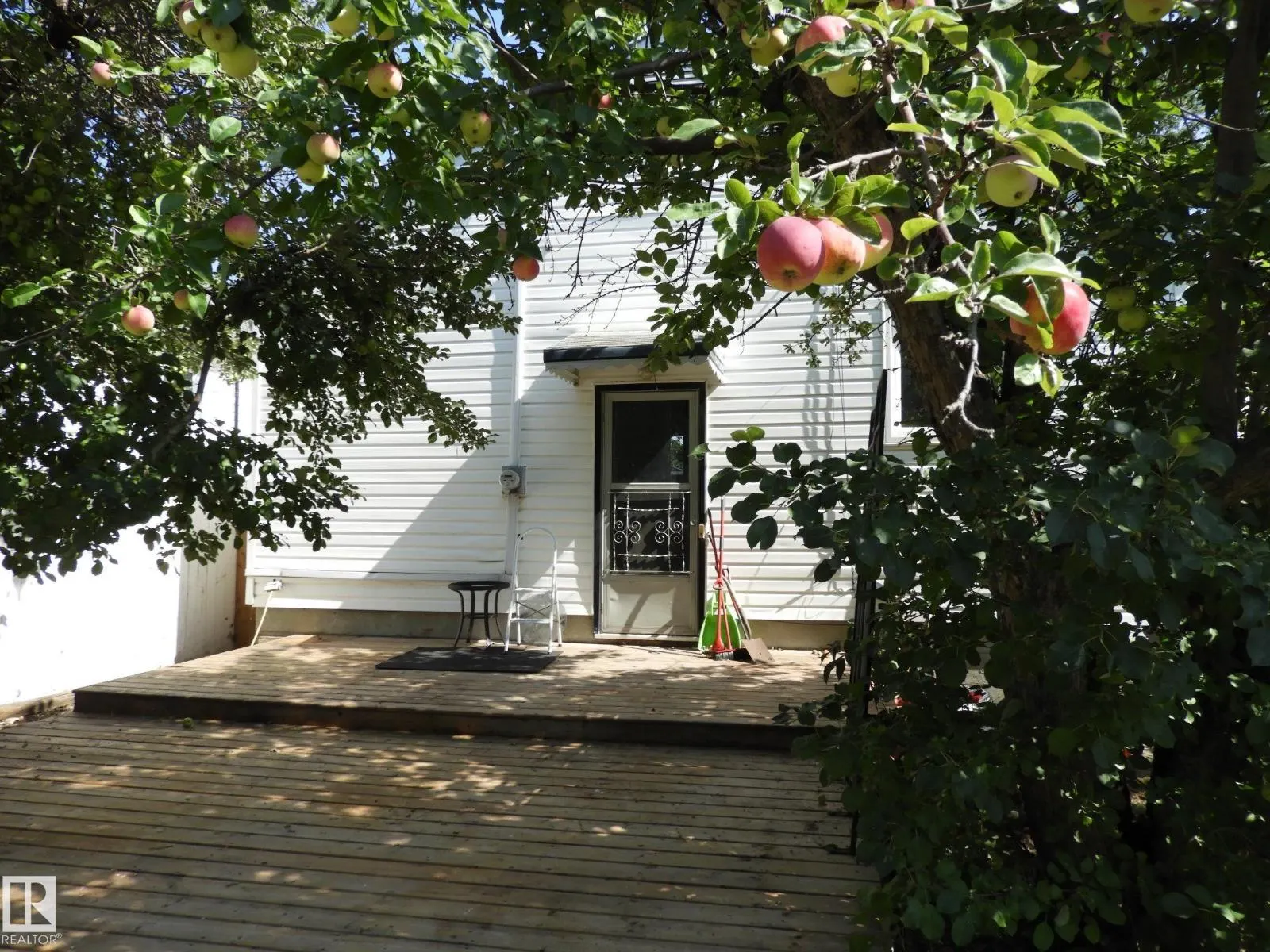 12038 89 ST NW