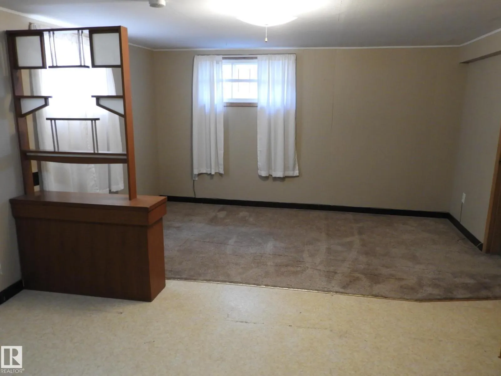 12038 89 ST NW