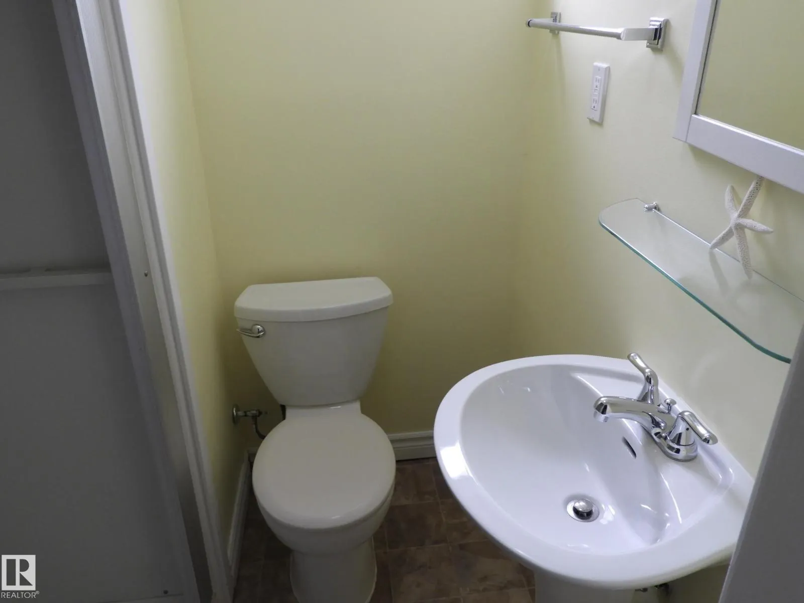 12038 89 ST NW