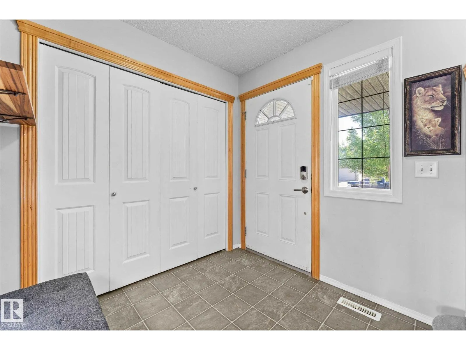 45 LAMPLIGHT DR