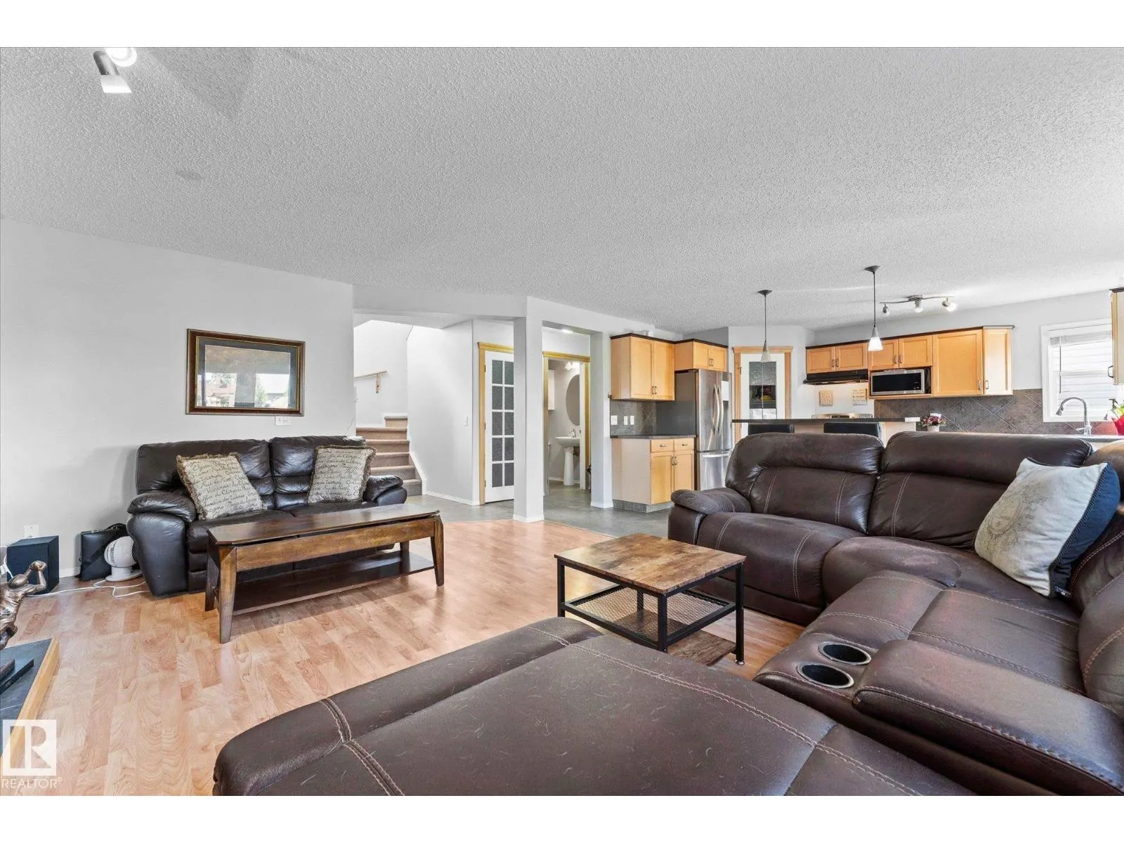 45 LAMPLIGHT DR