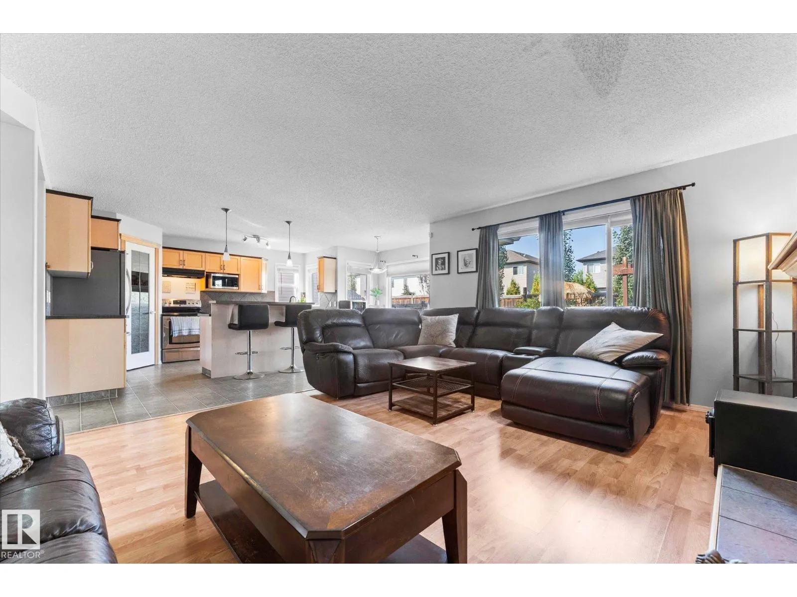 45 LAMPLIGHT DR