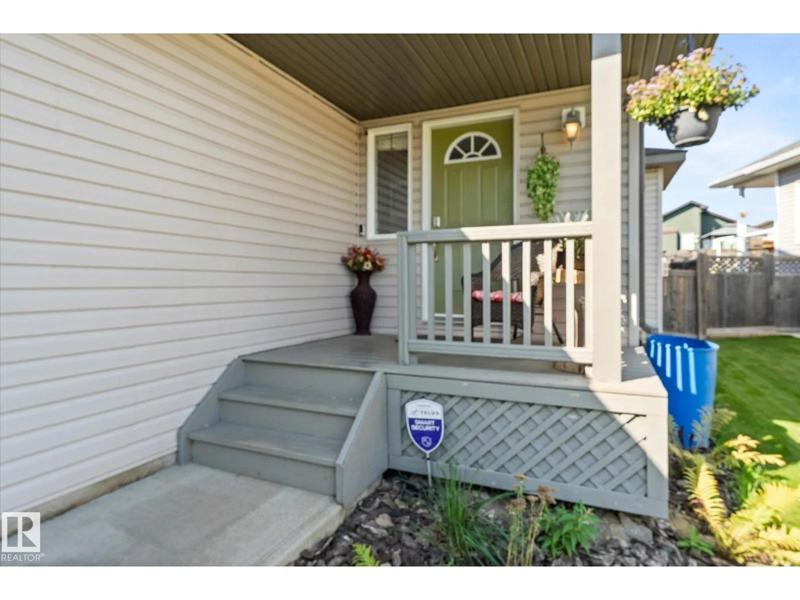 45 LAMPLIGHT DR