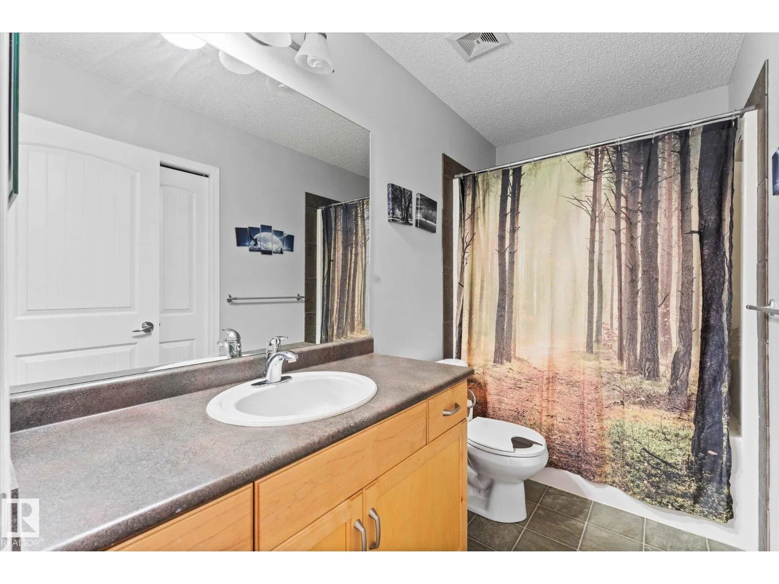 45 LAMPLIGHT DR