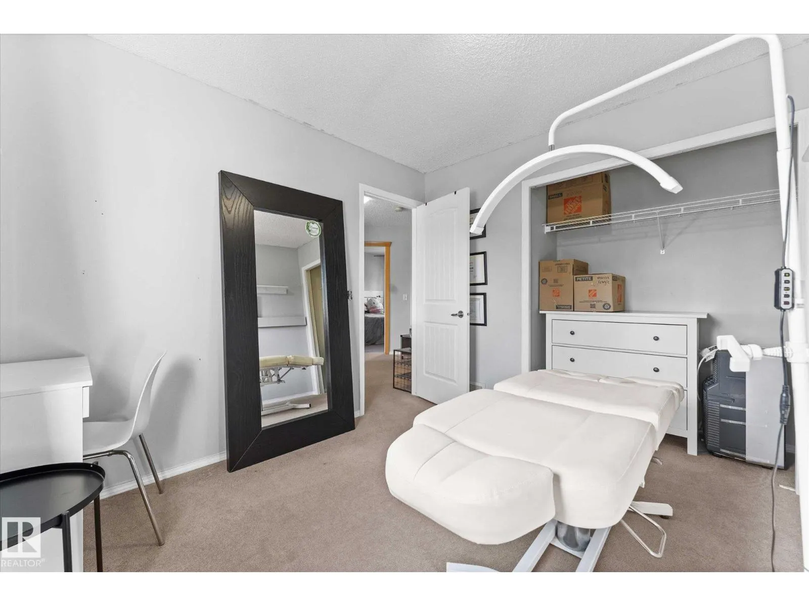 45 LAMPLIGHT DR