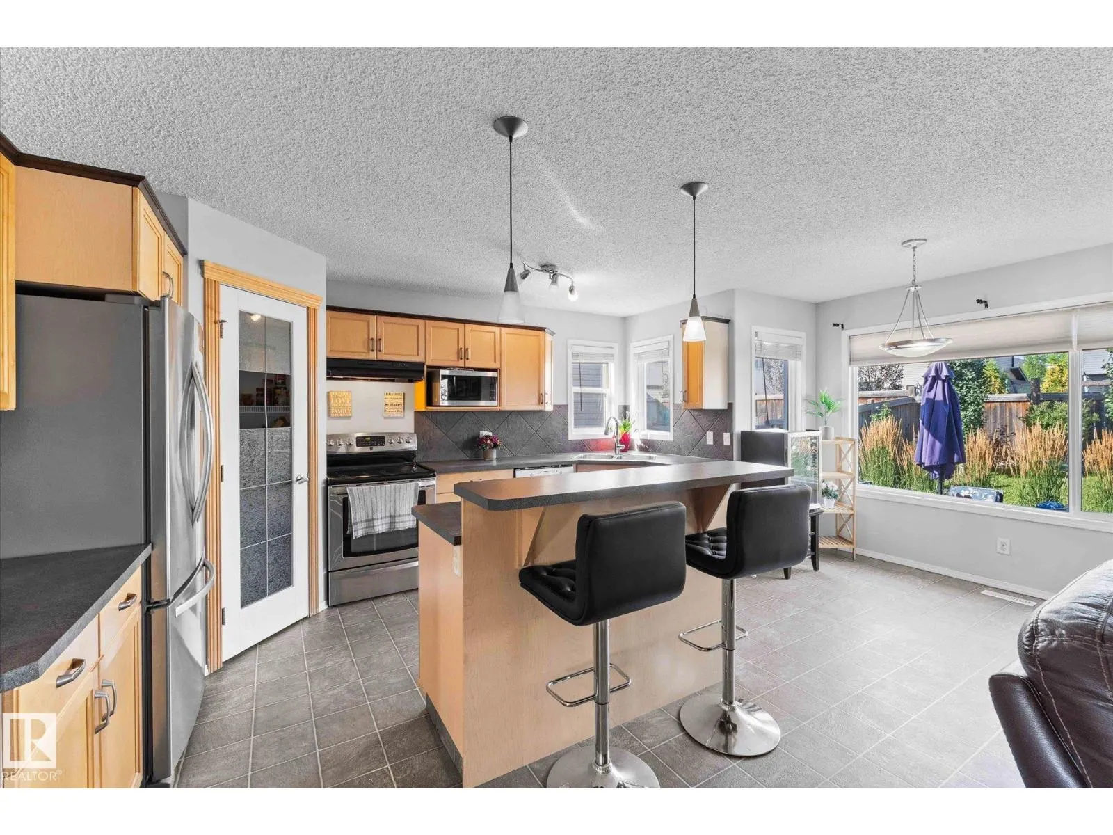 45 LAMPLIGHT DR
