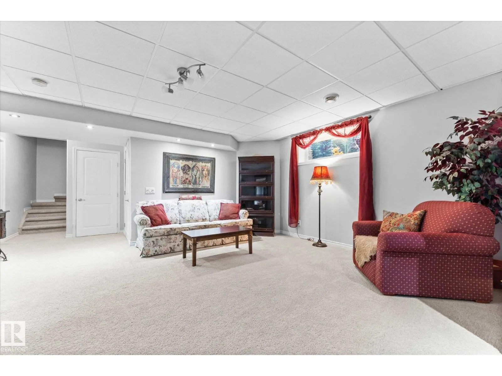 45 LAMPLIGHT DR