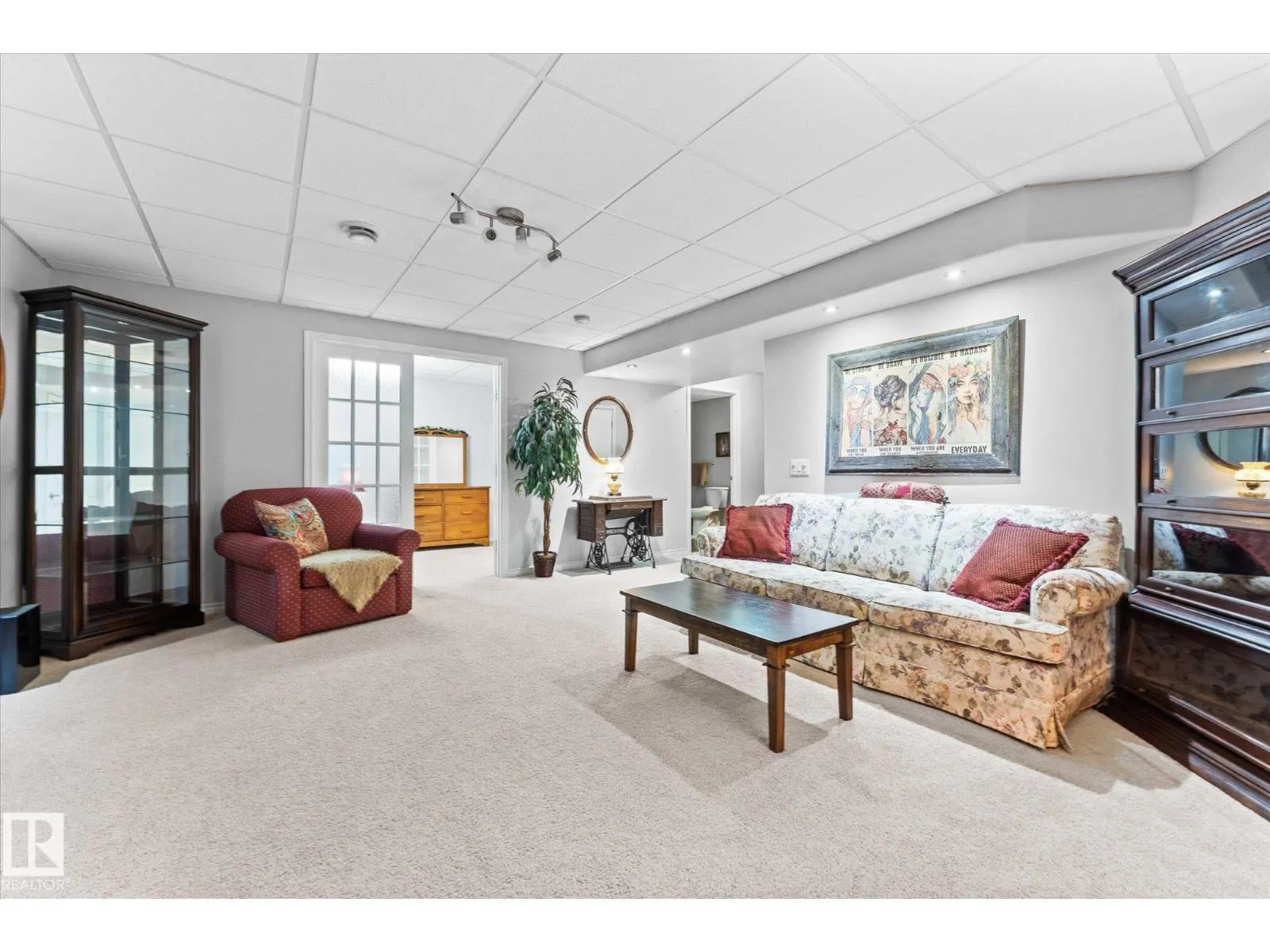 45 LAMPLIGHT DR