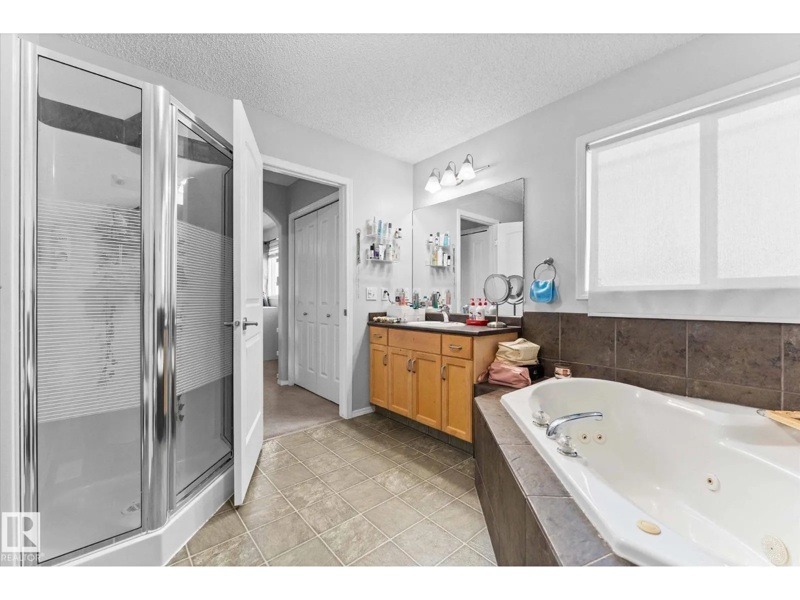 45 LAMPLIGHT DR