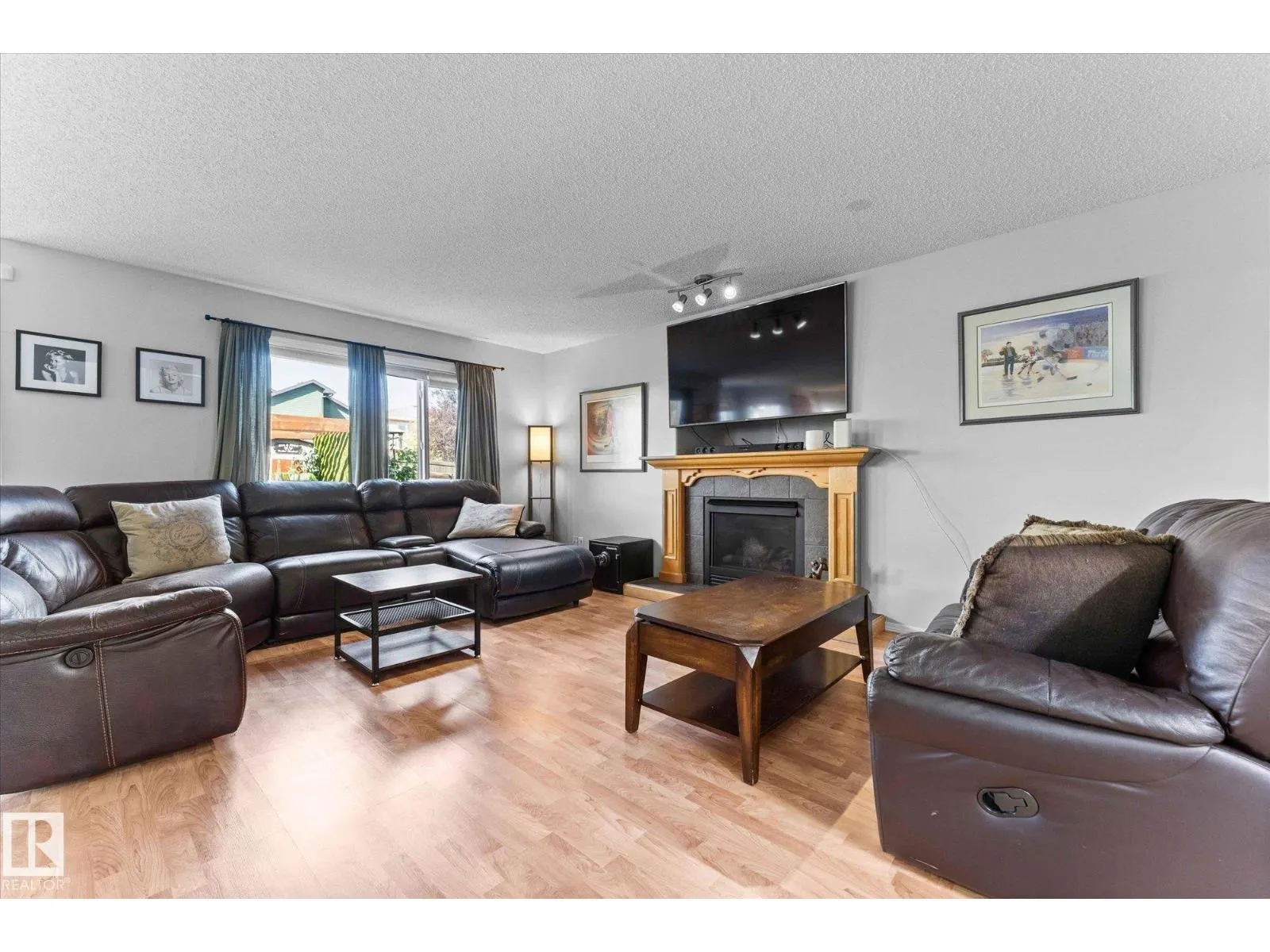 45 LAMPLIGHT DR