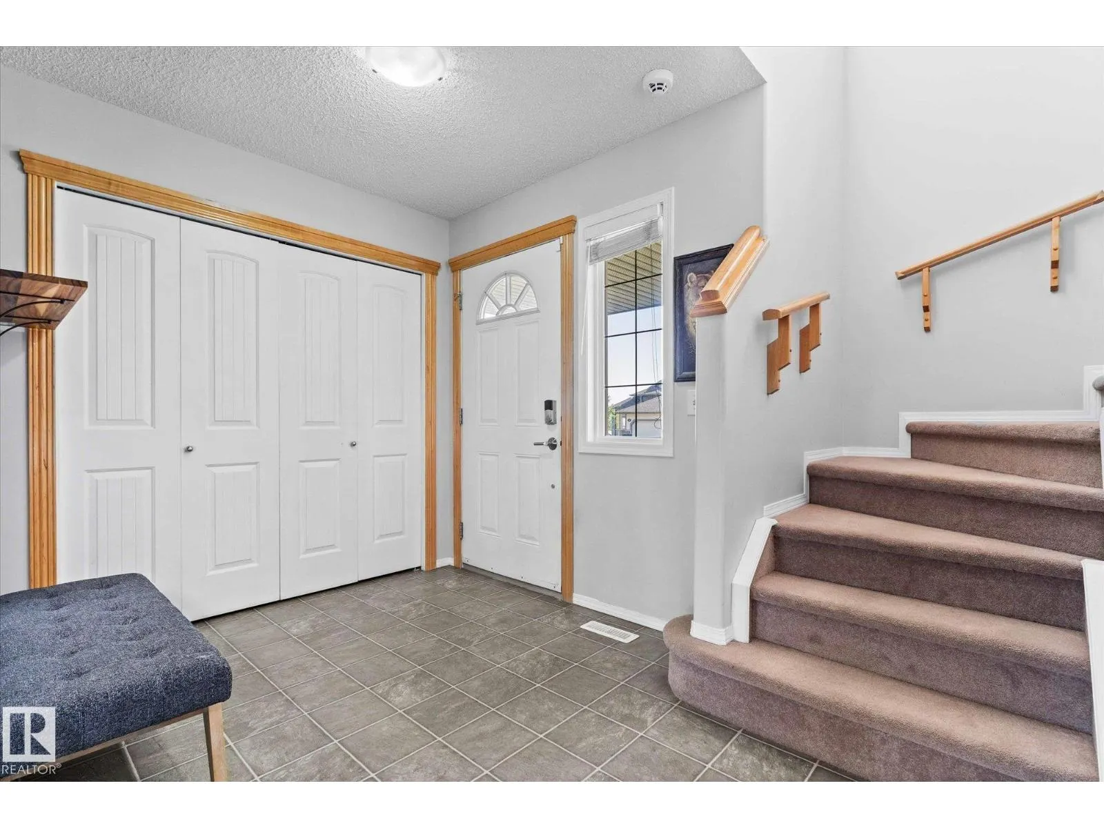 45 LAMPLIGHT DR