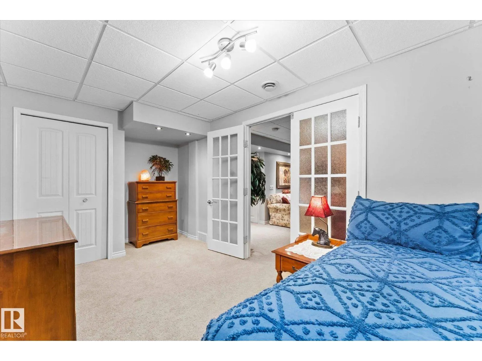 45 LAMPLIGHT DR