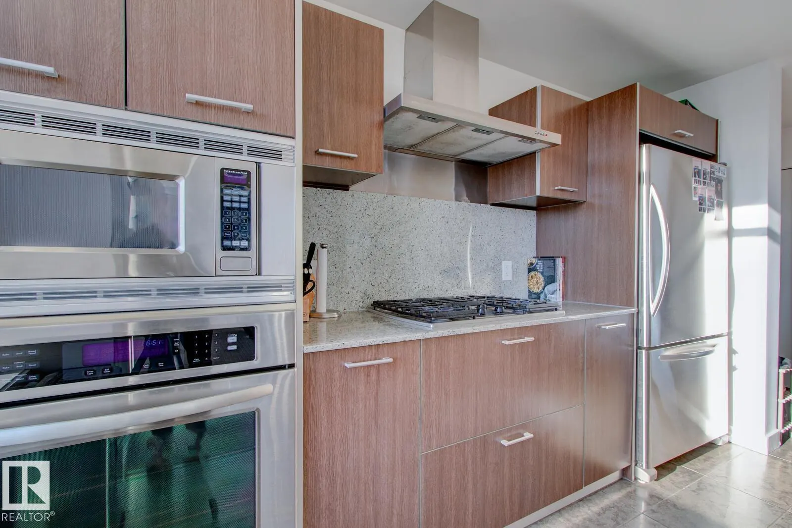 #313 2510 109 ST NW