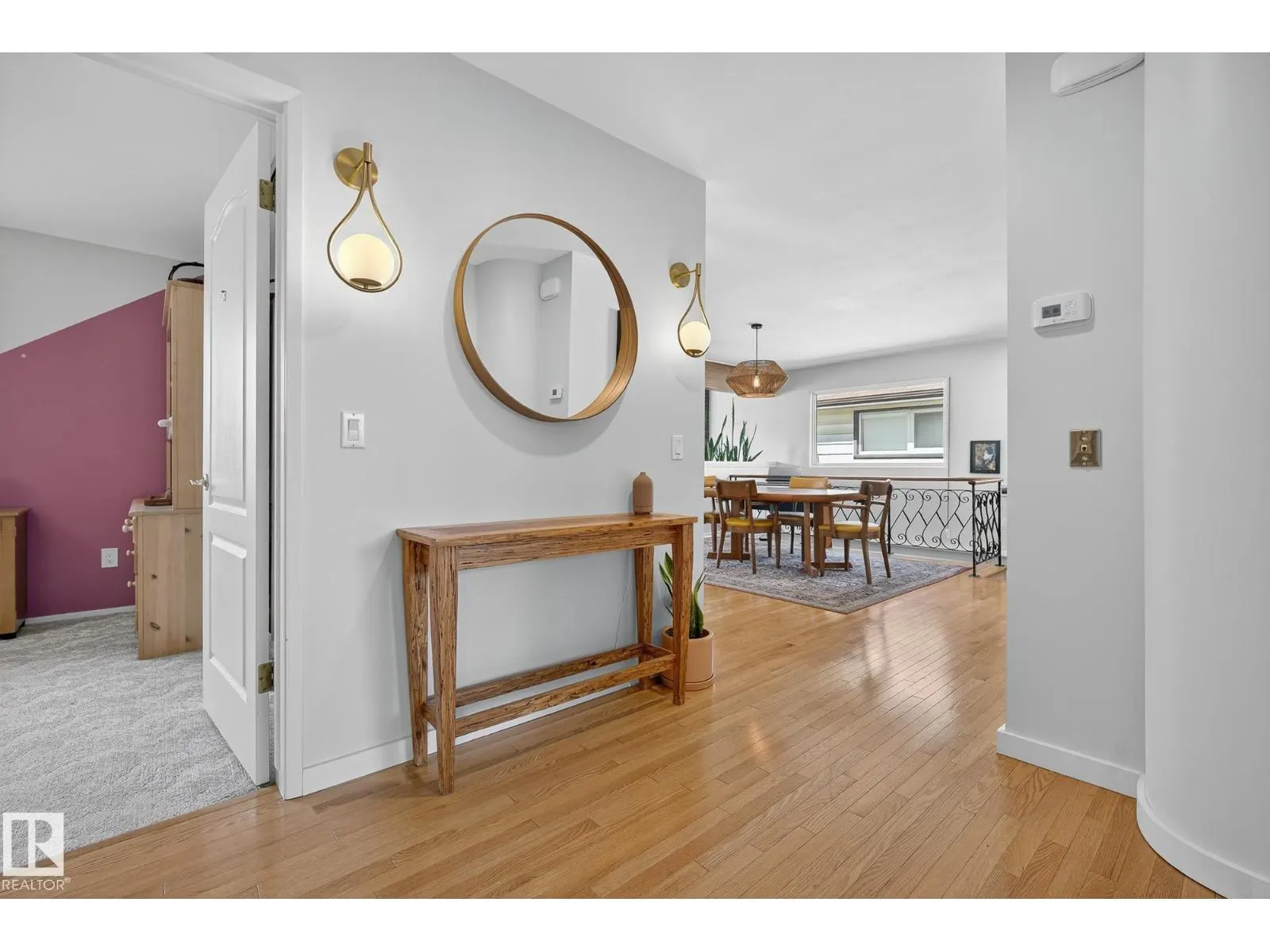 9427 74 ST NW