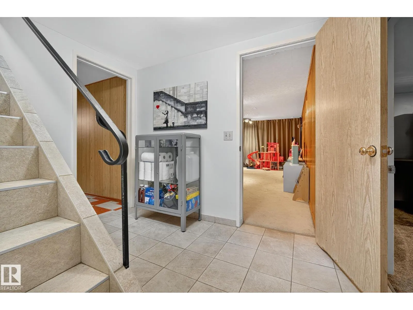 9427 74 ST NW
