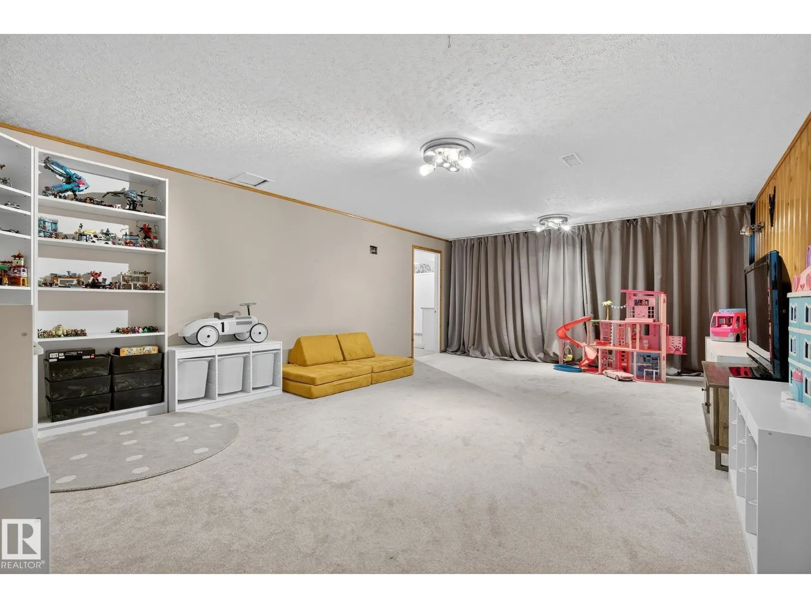 9427 74 ST NW