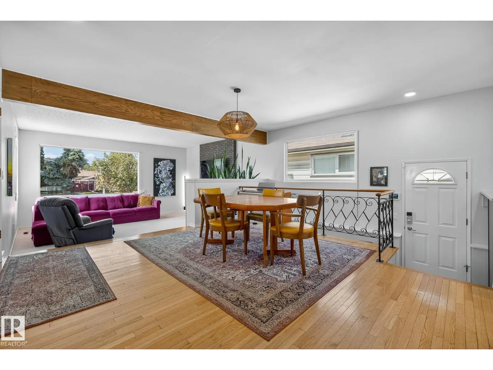 9427 74 ST NW