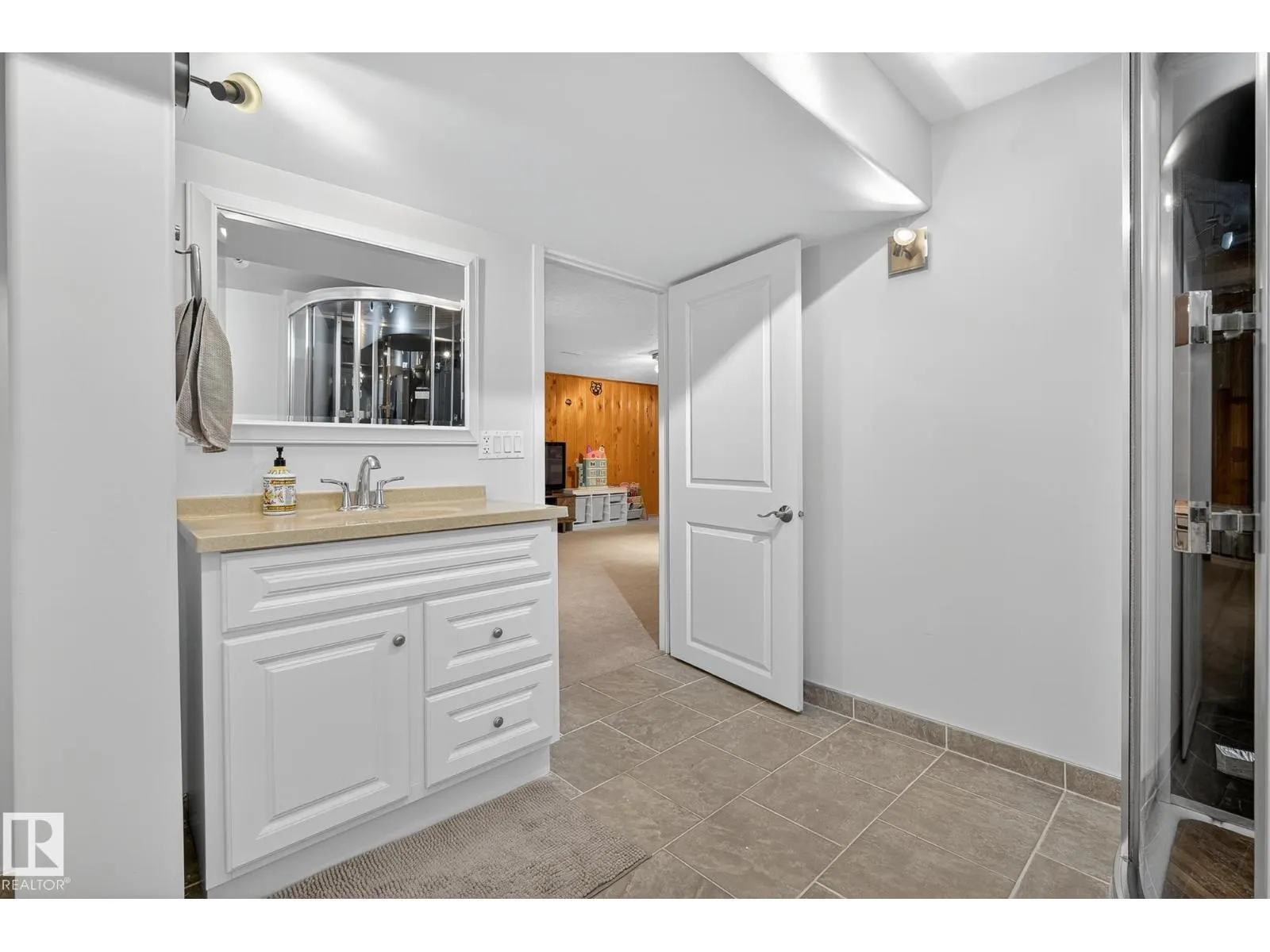 9427 74 ST NW