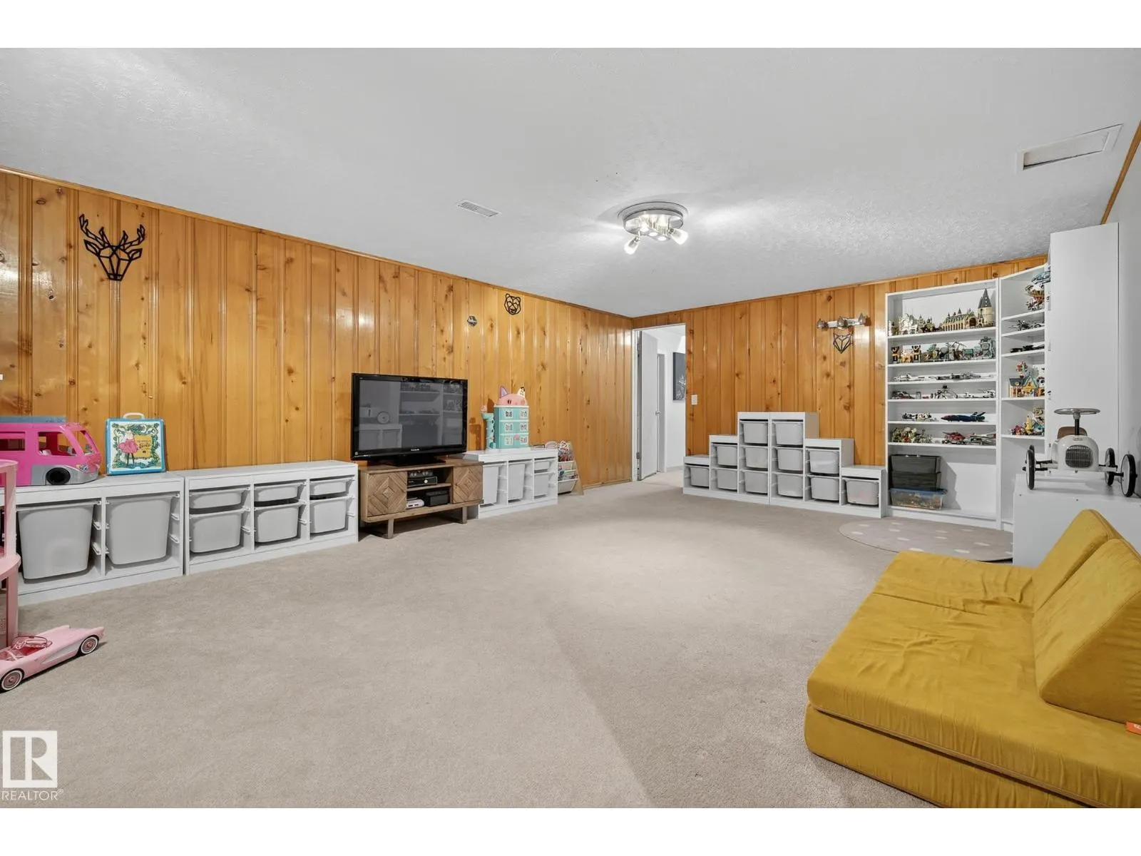 9427 74 ST NW