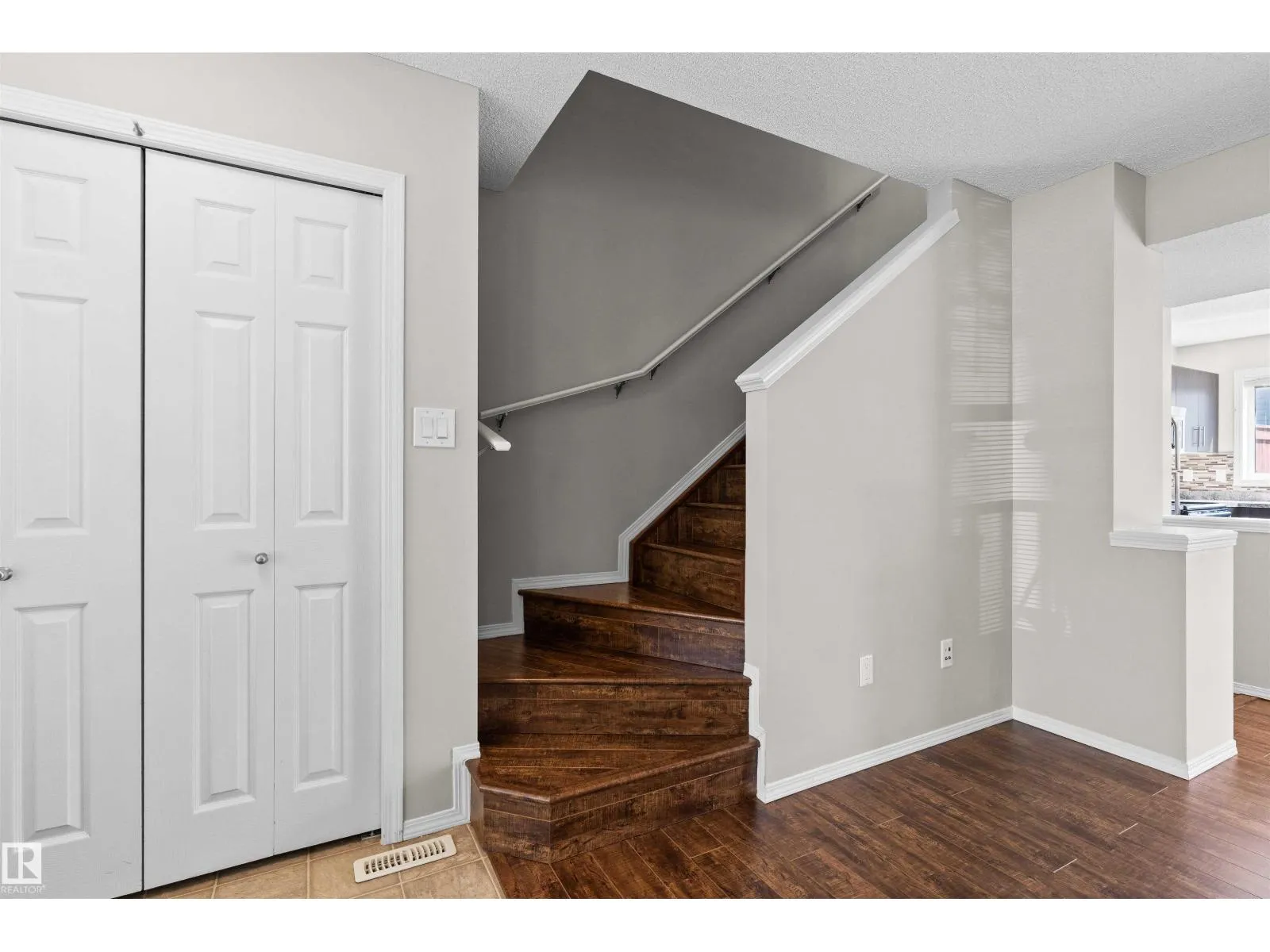 9103 SHAW WY SW