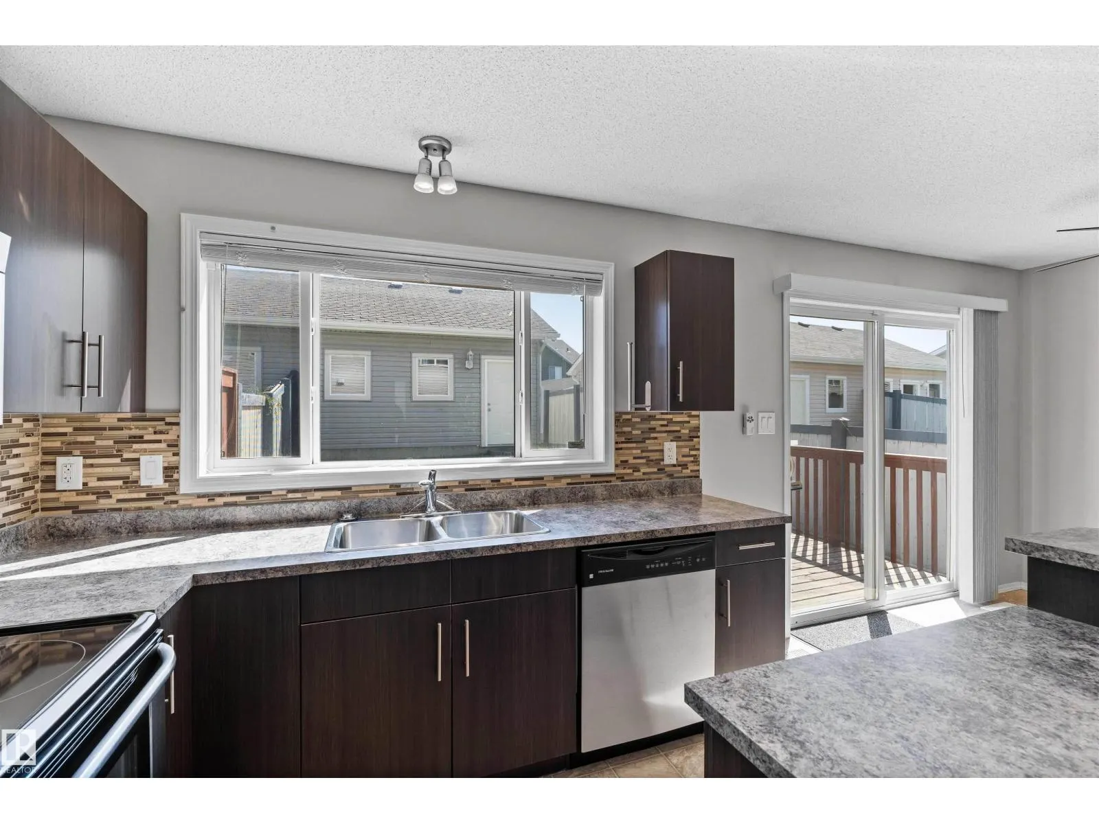 9103 SHAW WY SW