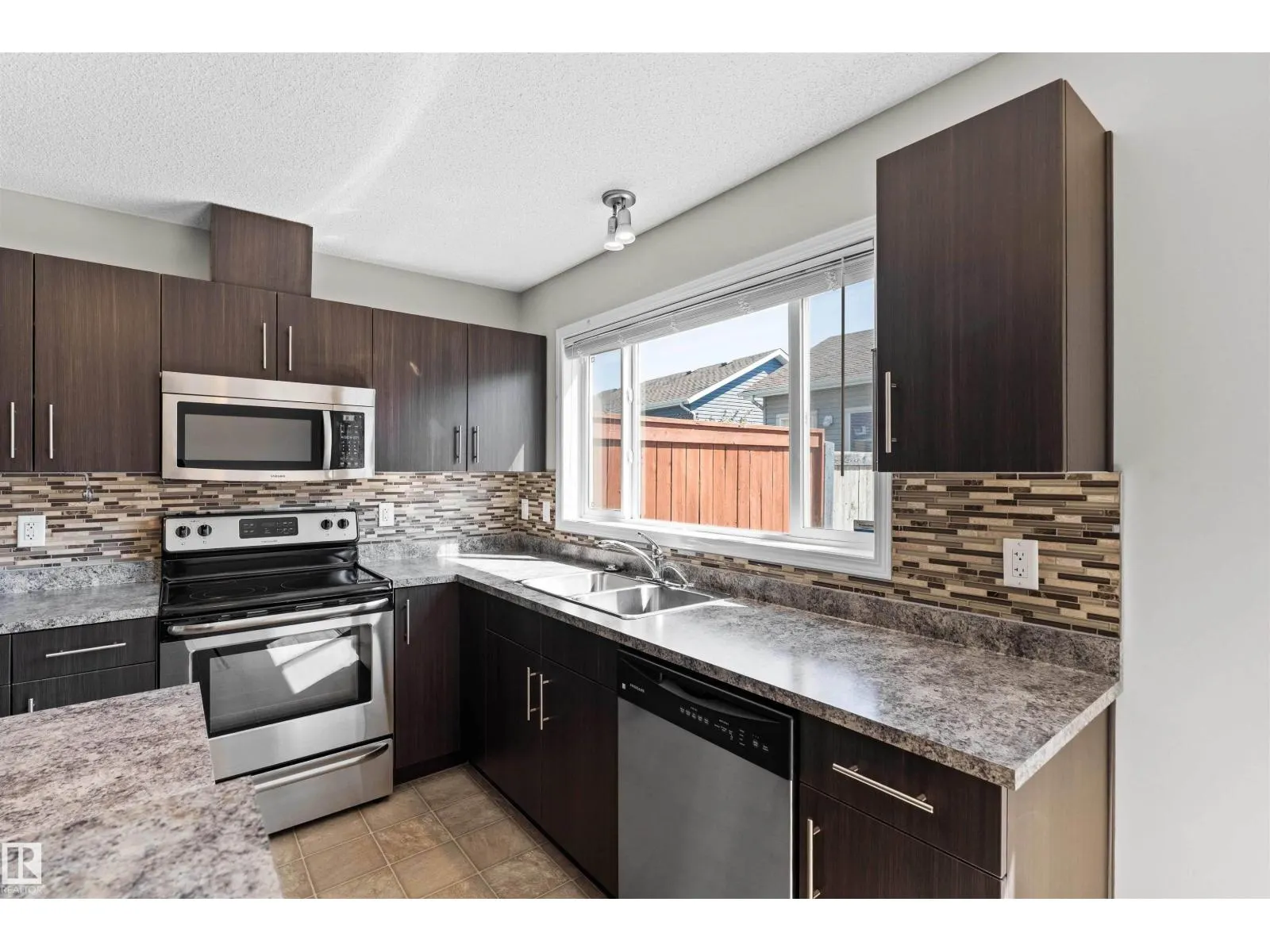9103 SHAW WY SW
